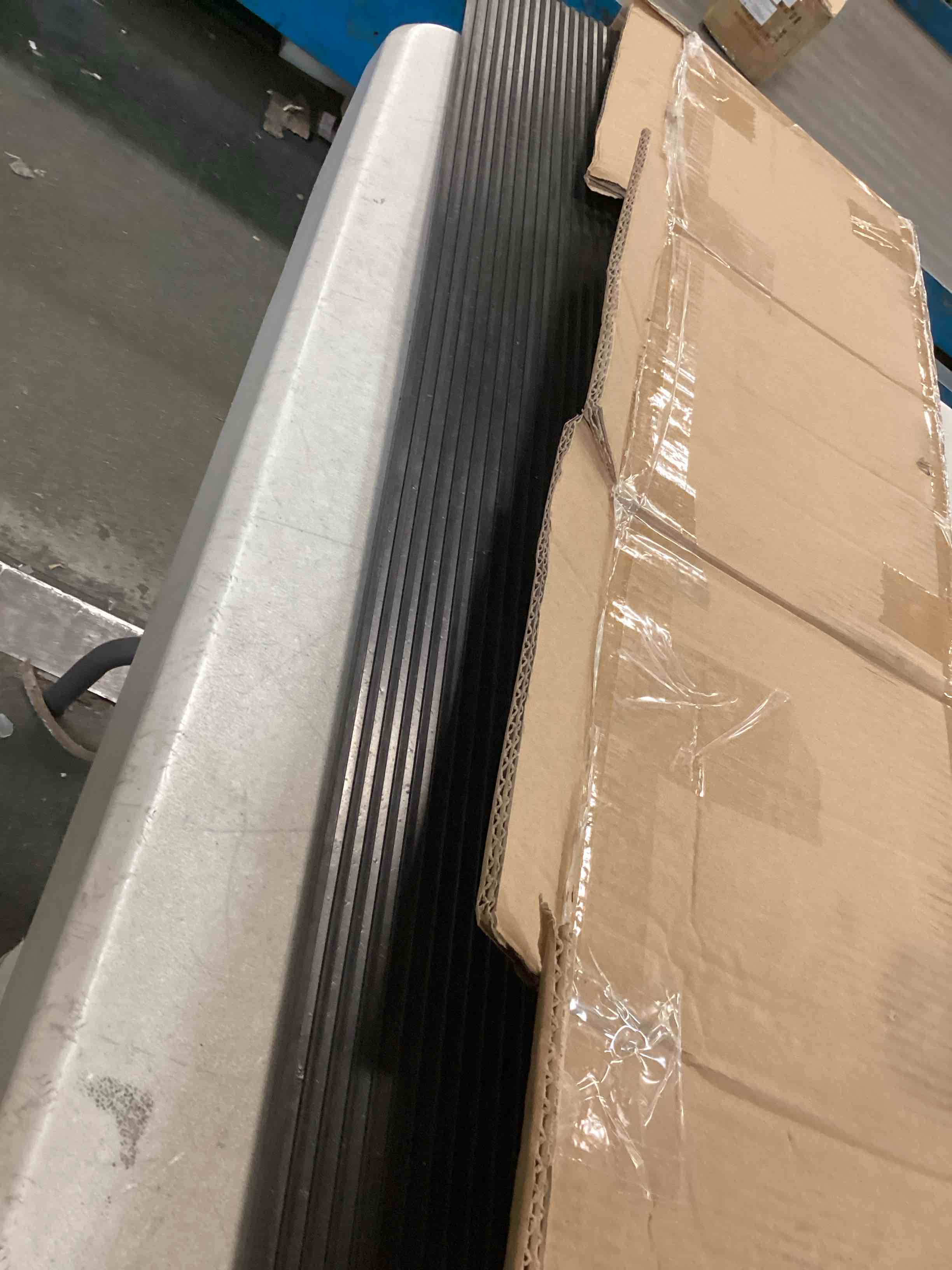 https://s3.amazonaws.com/lotting-images-prod/bidfta/ORG6268127_1713378750455.jpeg