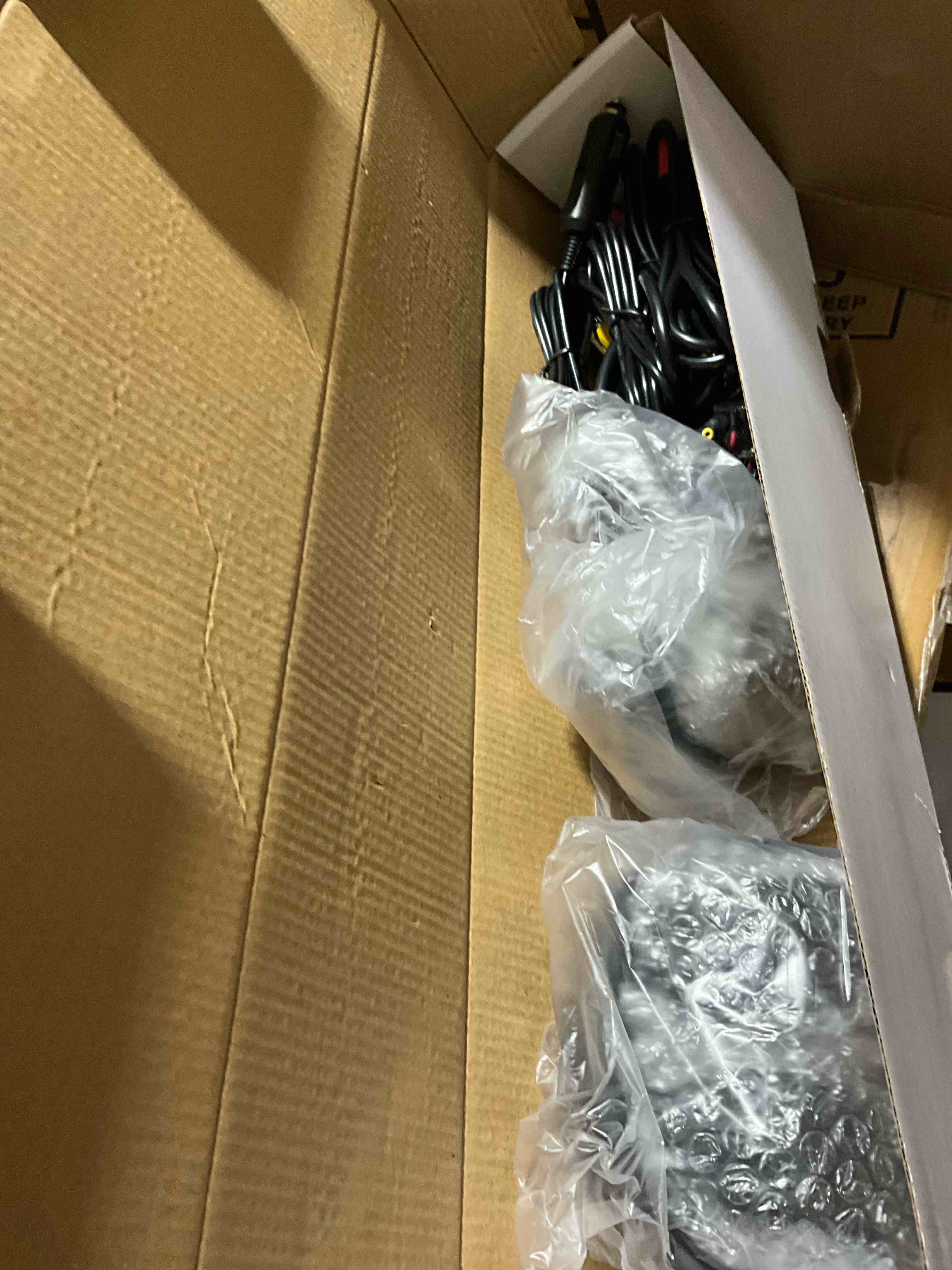 https://s3.amazonaws.com/lotting-images-prod/bidfta/ORG6272634_1730124195511.jpeg