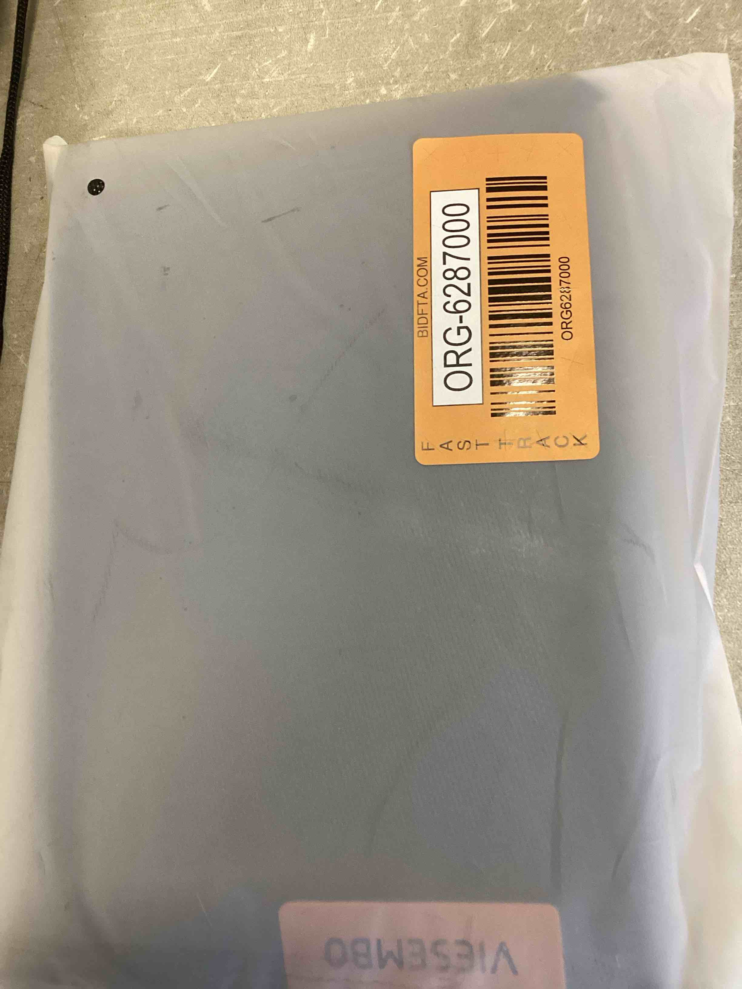 https://s3.amazonaws.com/lotting-images-prod/bidfta/ORG6287000_1714139272685.jpeg