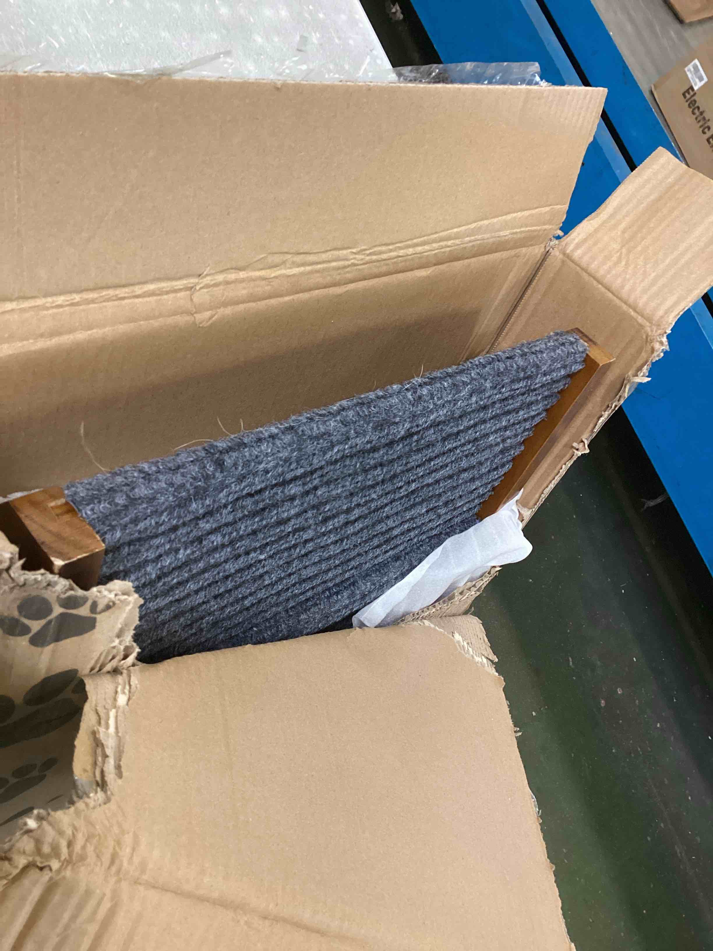 https://s3.amazonaws.com/lotting-images-prod/bidfta/ORG6293364_1714576685991.jpeg