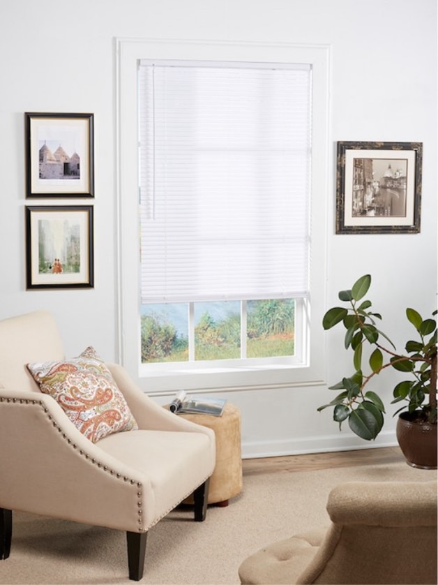 Project Source Light Filtering 1-in Slat Width 29-in x 64-in Cordless White Vinyl Light Filtering Mini-blinds