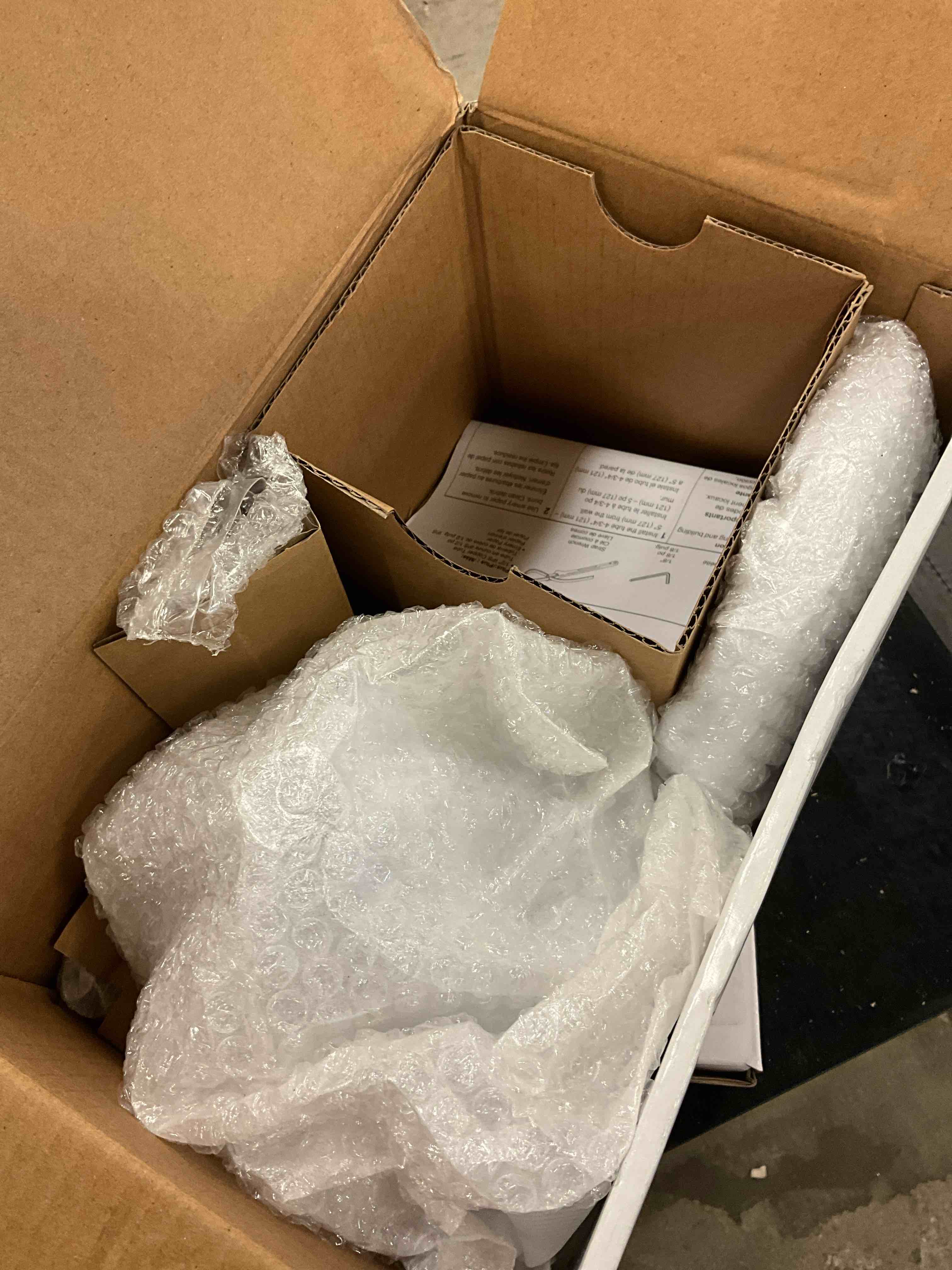 https://s3.amazonaws.com/lotting-images-prod/bidfta/ORG6312153_1717181984319.jpeg
