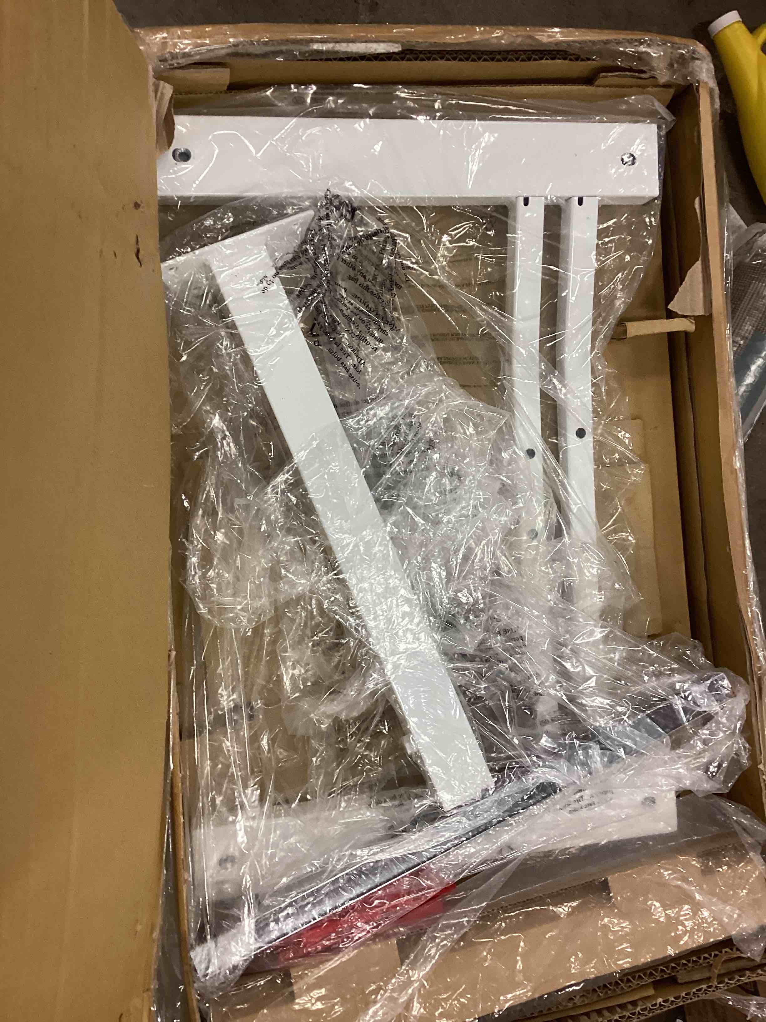 https://s3.amazonaws.com/lotting-images-prod/bidfta/ORG6315861_1716566016255.jpeg