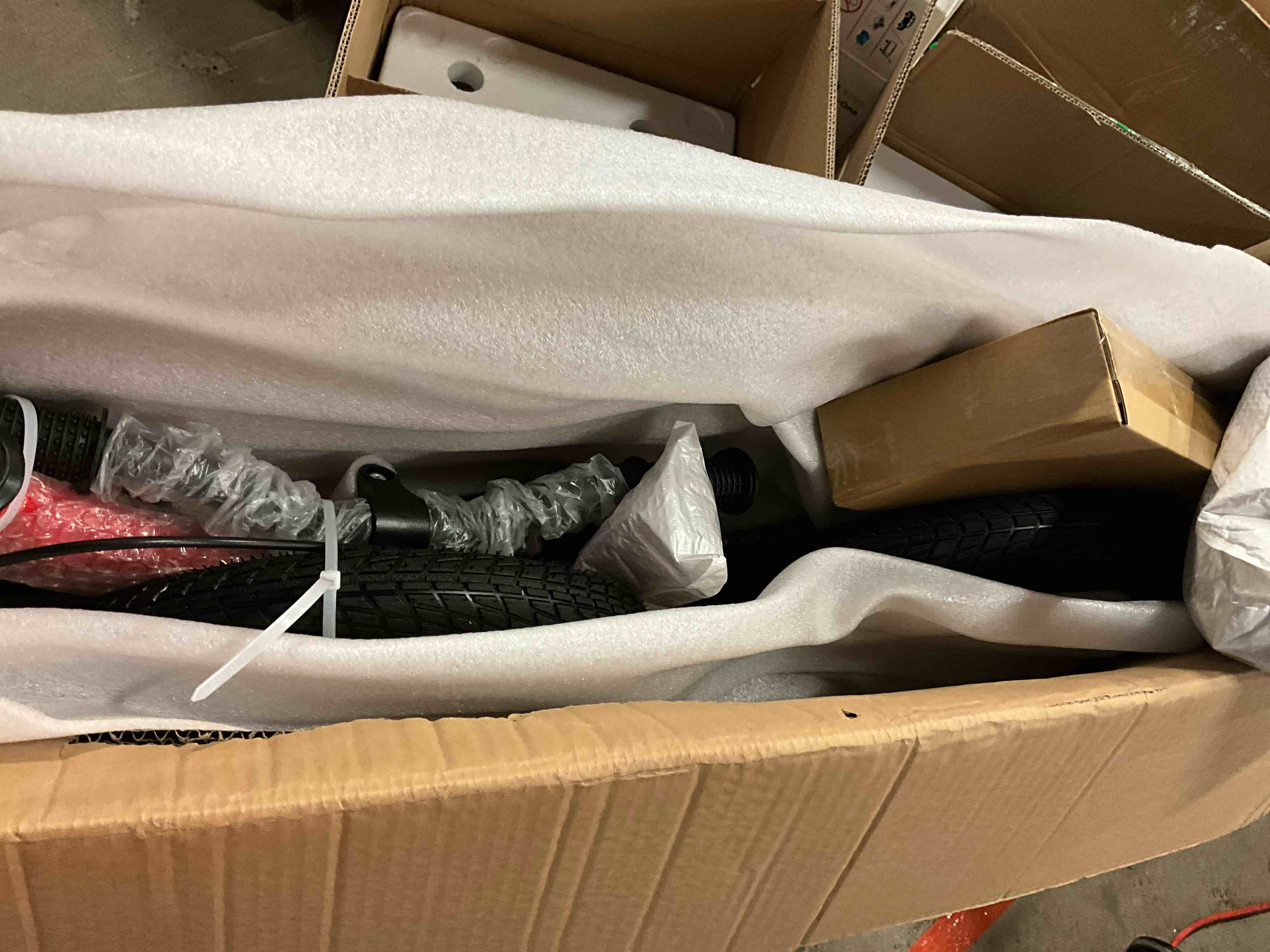 https://s3.amazonaws.com/lotting-images-prod/bidfta/ORG6319309_1723058603338.jpeg