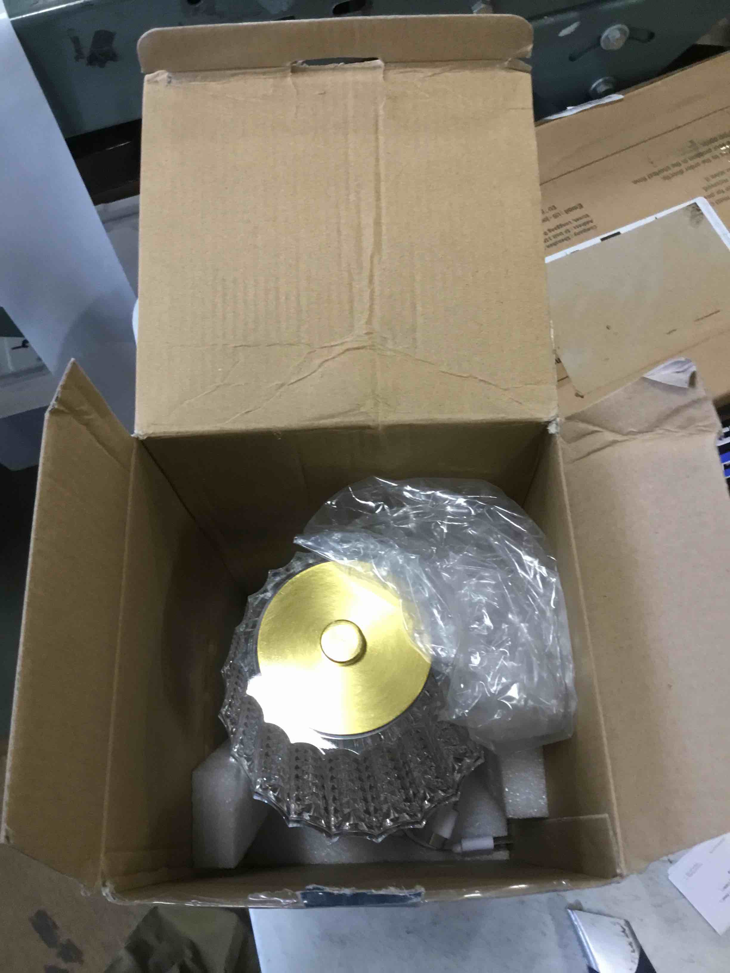 https://s3.amazonaws.com/lotting-images-prod/bidfta/ORG6333664_1712256975048.jpeg