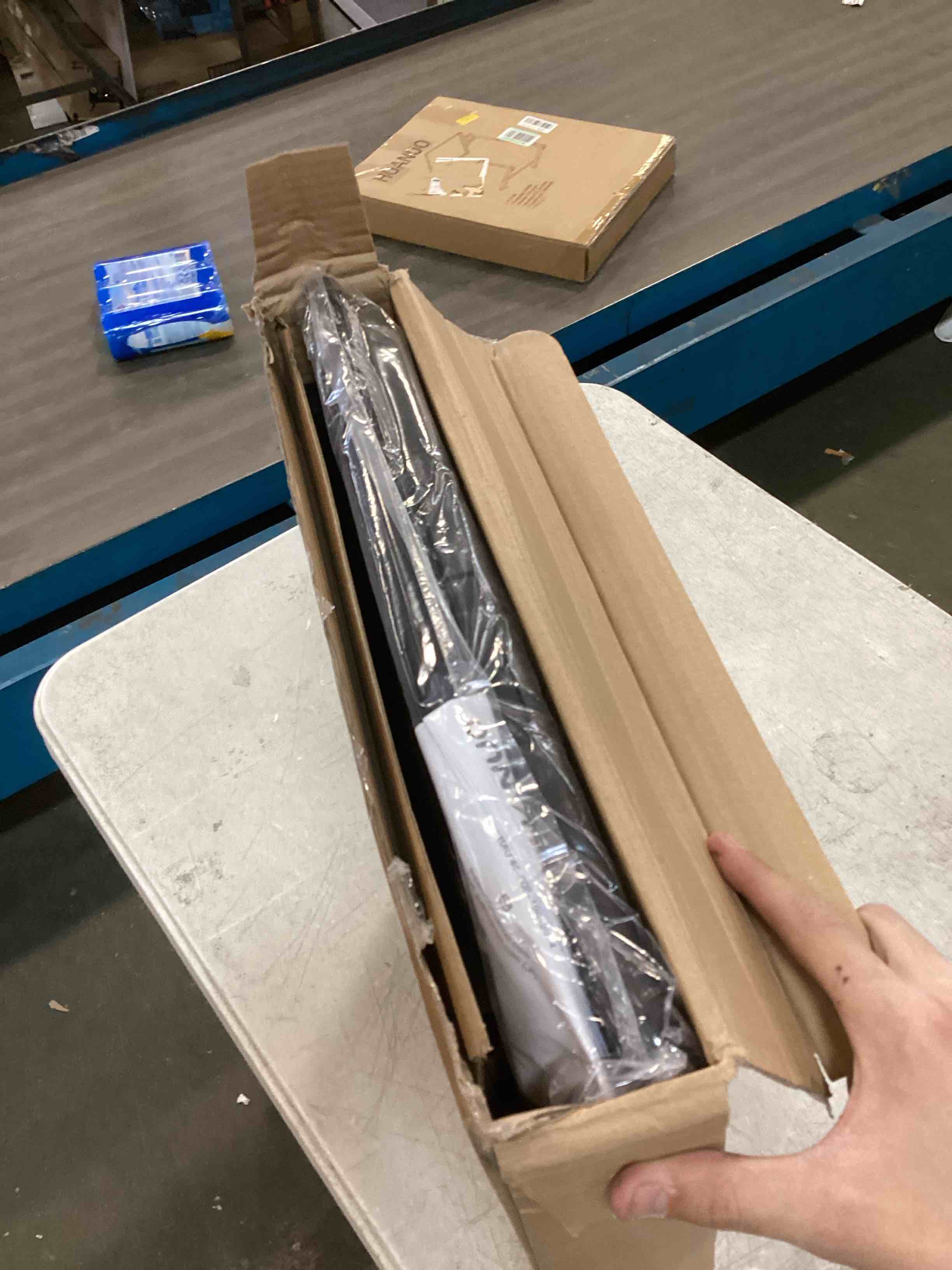 https://s3.amazonaws.com/lotting-images-prod/bidfta/ORG6335993_1712593295322.jpeg