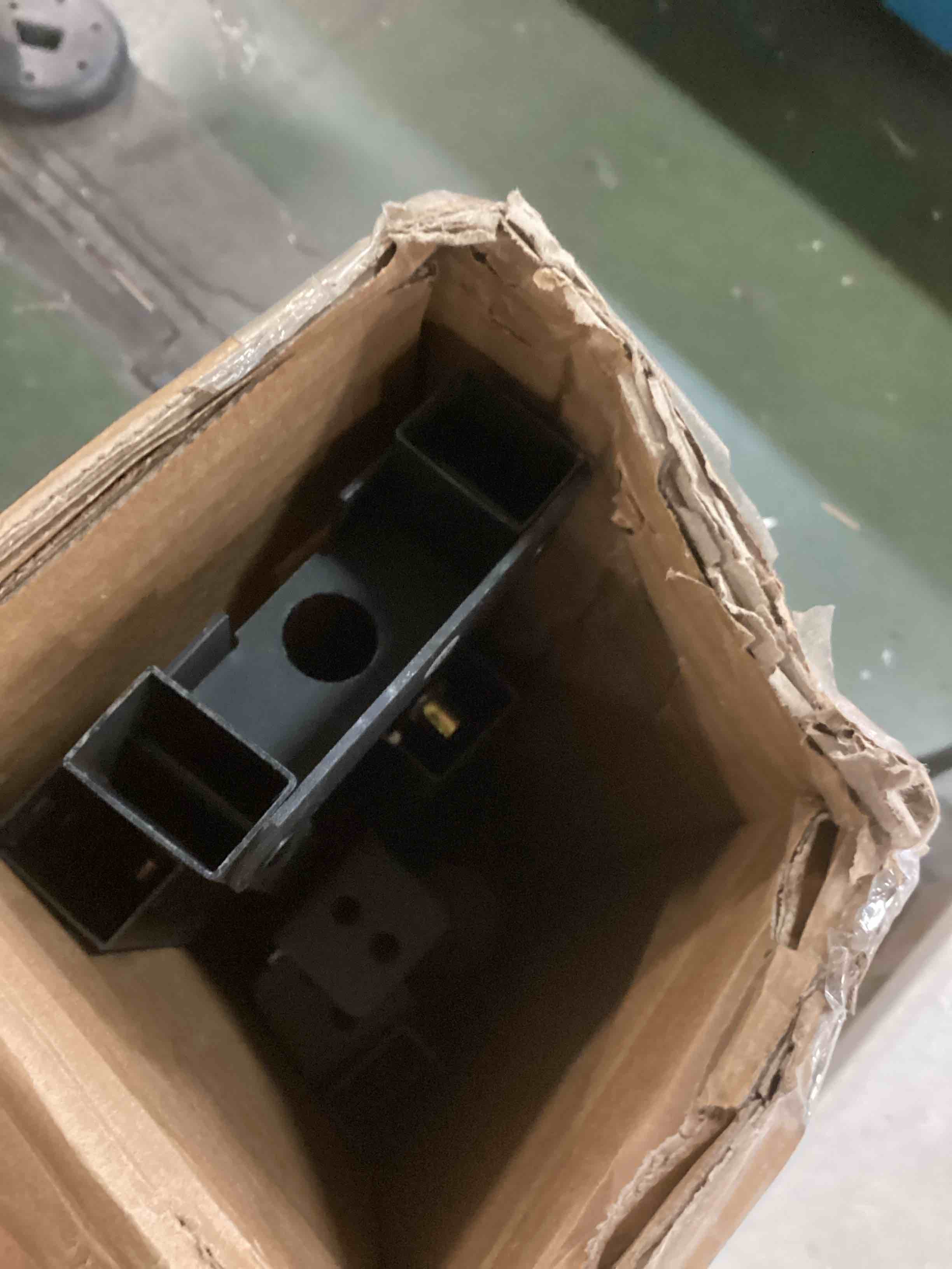 https://s3.amazonaws.com/lotting-images-prod/bidfta/ORG6336829_1712248522917.jpeg