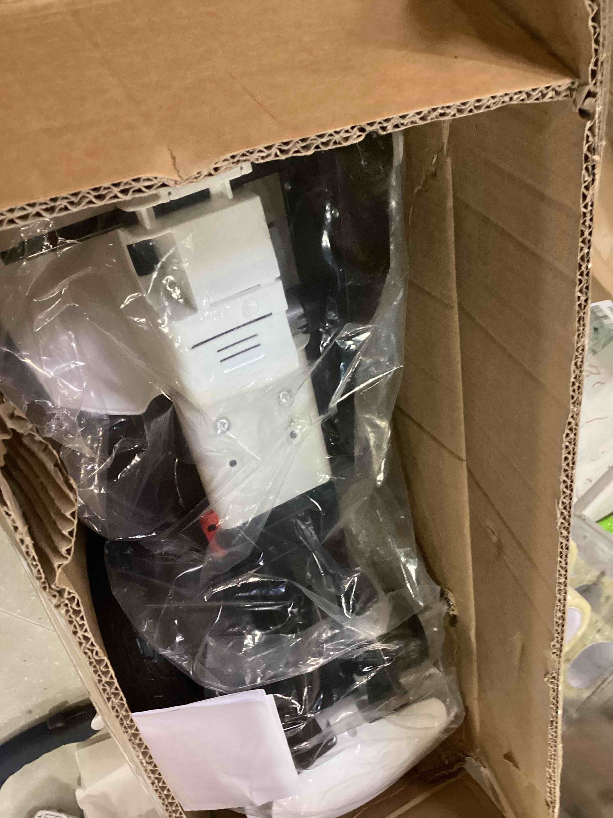 https://s3.amazonaws.com/lotting-images-prod/bidfta/ORG6337048_1712332302912.jpeg