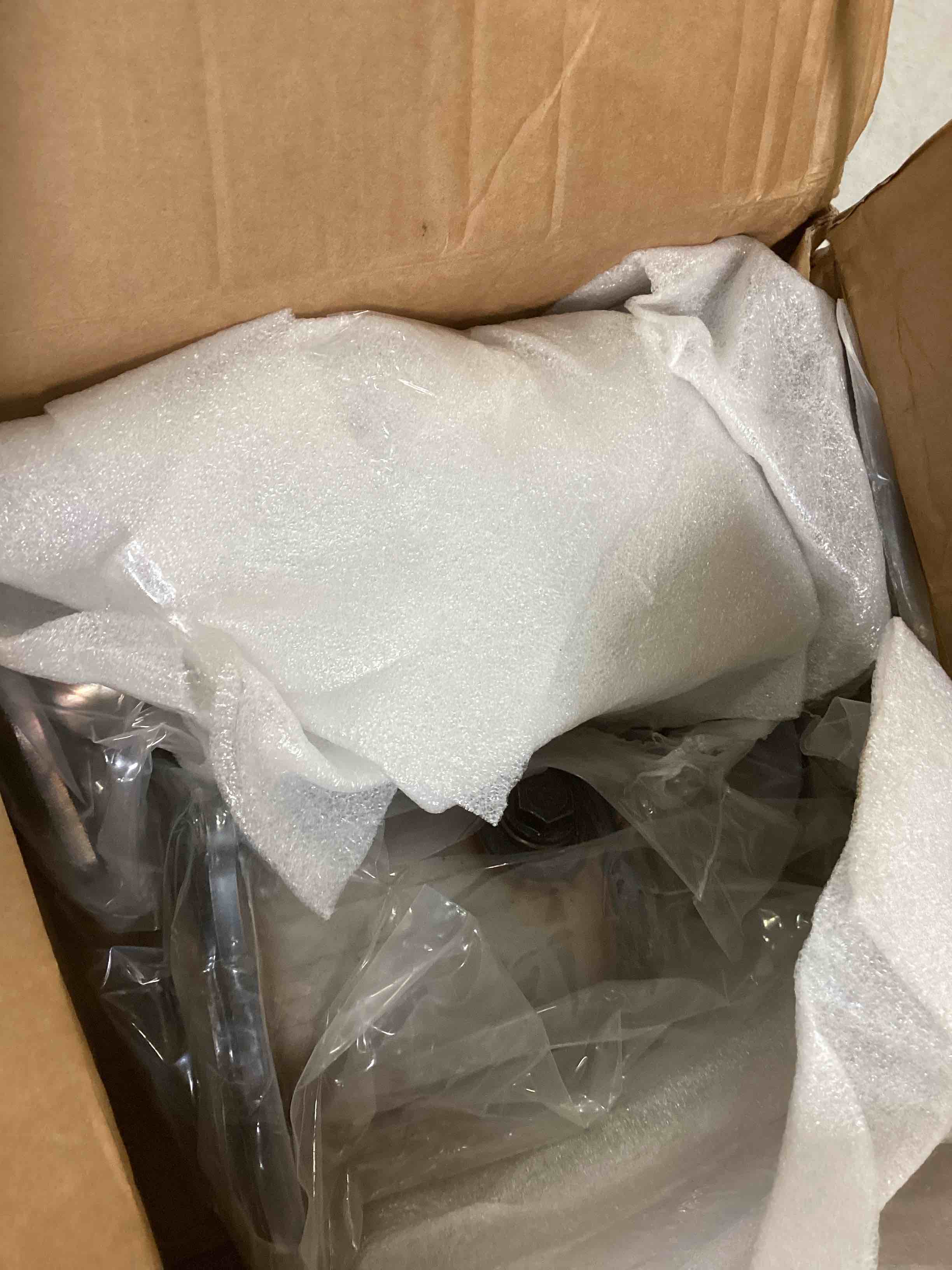 https://s3.amazonaws.com/lotting-images-prod/bidfta/ORG6337243_1712417349106.jpeg