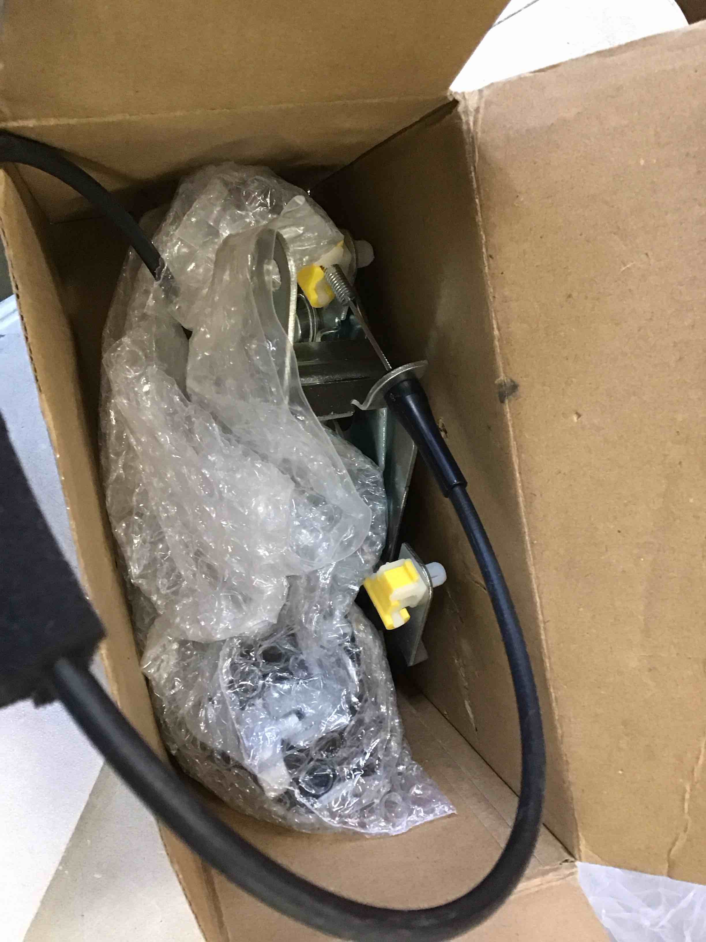 https://s3.amazonaws.com/lotting-images-prod/bidfta/ORG6338853_1713459199118.jpeg