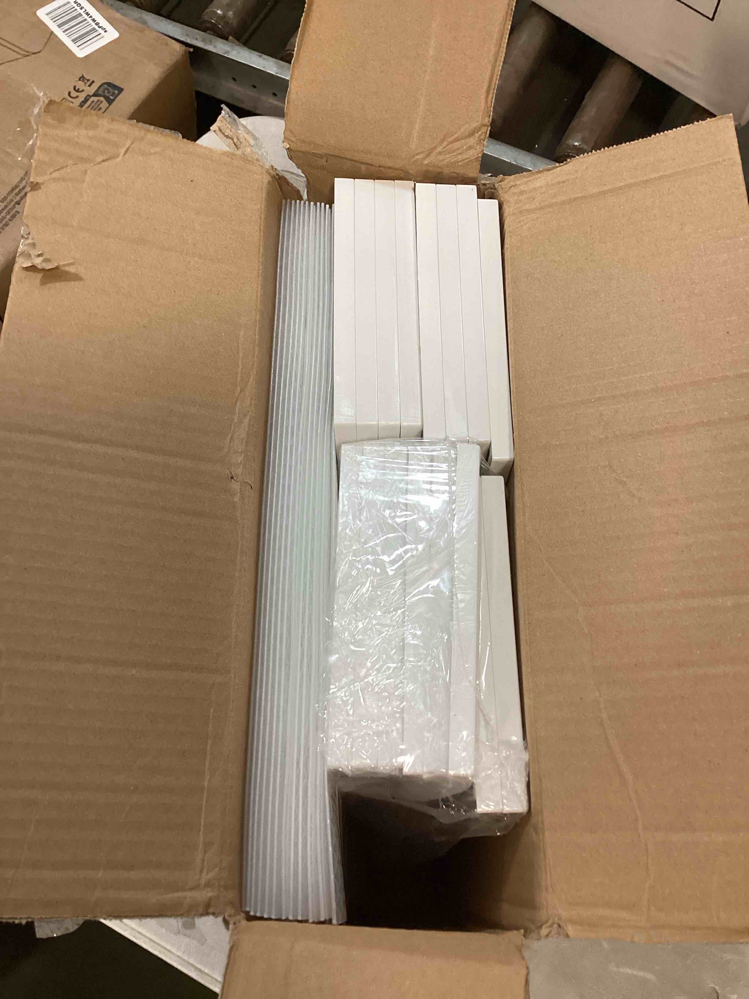 https://s3.amazonaws.com/lotting-images-prod/bidfta/ORG6340157_1712593889388.jpeg