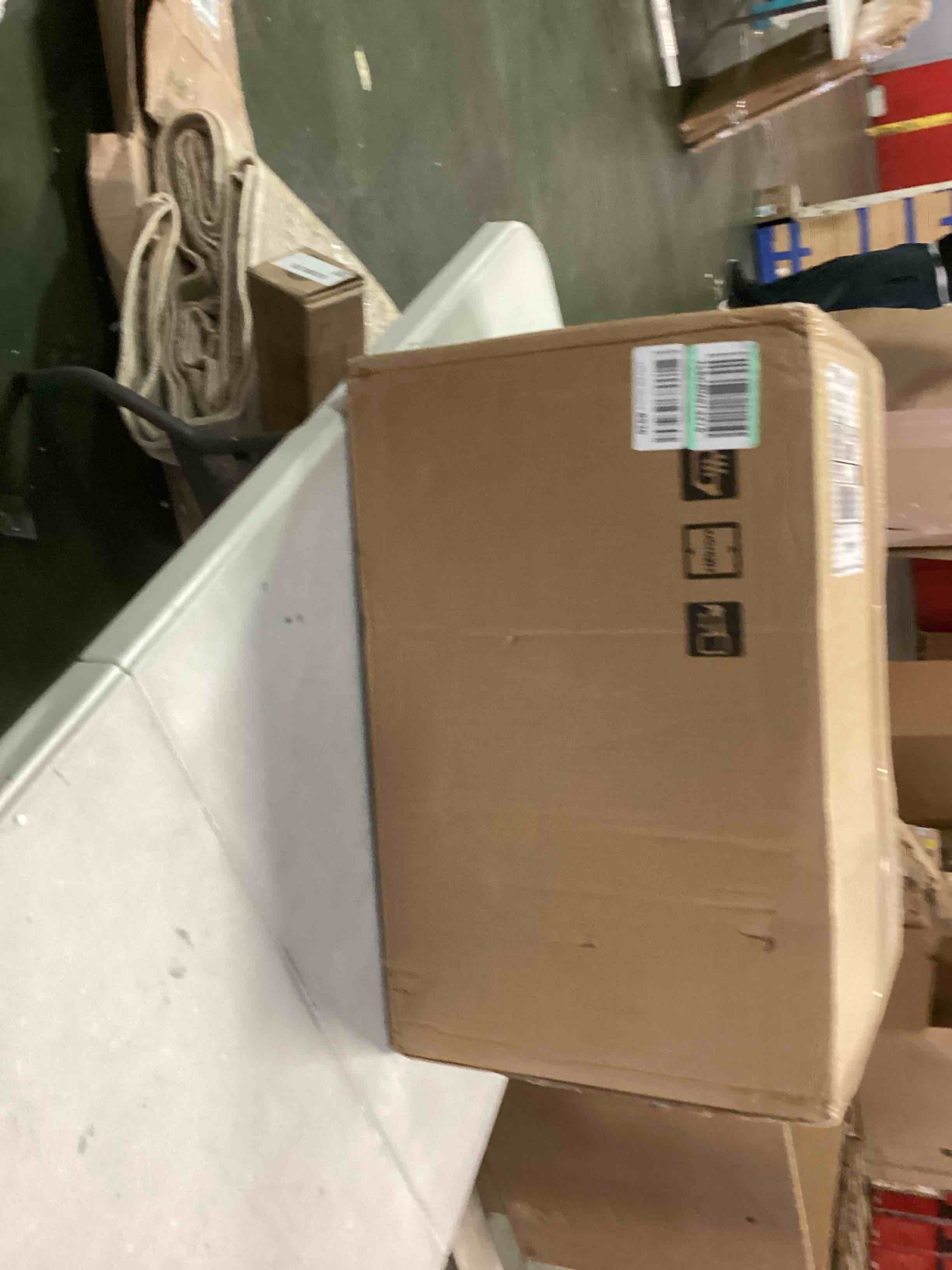 https://s3.amazonaws.com/lotting-images-prod/bidfta/ORG6347985_1712087925618.jpeg