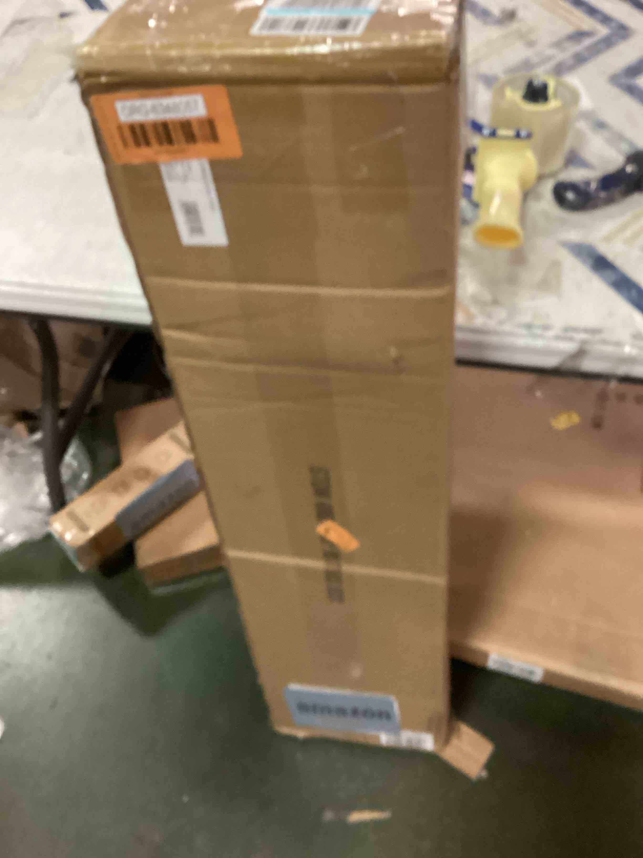 https://s3.amazonaws.com/lotting-images-prod/bidfta/ORG6348057_1712077580092.jpeg