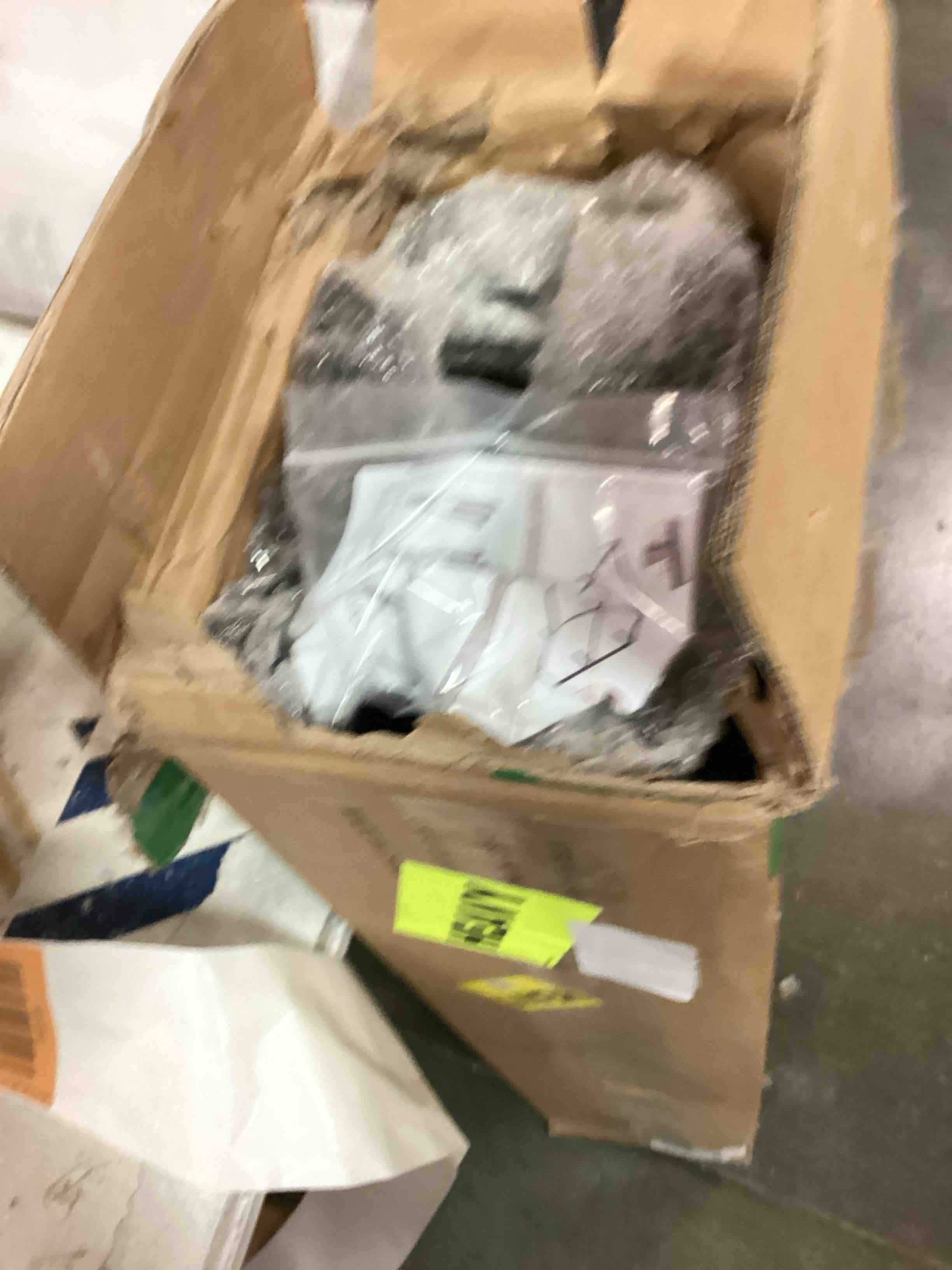 https://s3.amazonaws.com/lotting-images-prod/bidfta/ORG6348068_1712082255362.jpeg