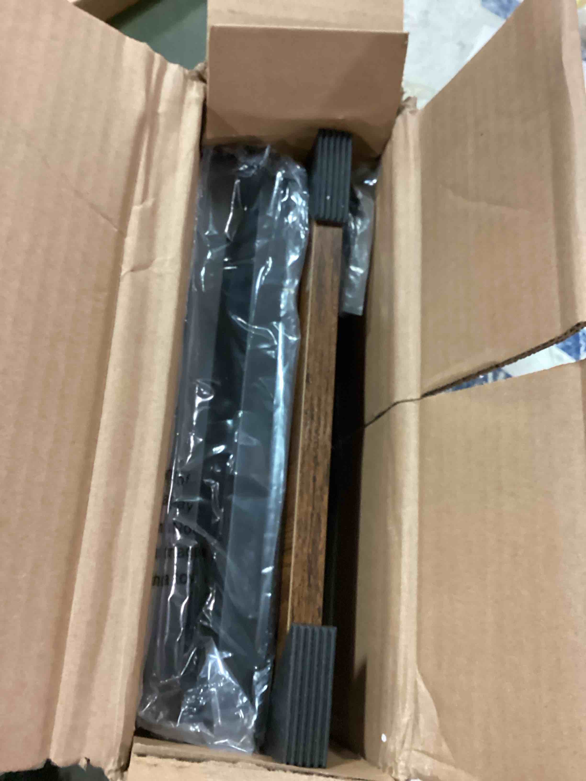 https://s3.amazonaws.com/lotting-images-prod/bidfta/ORG6348073_1712083871346.jpeg