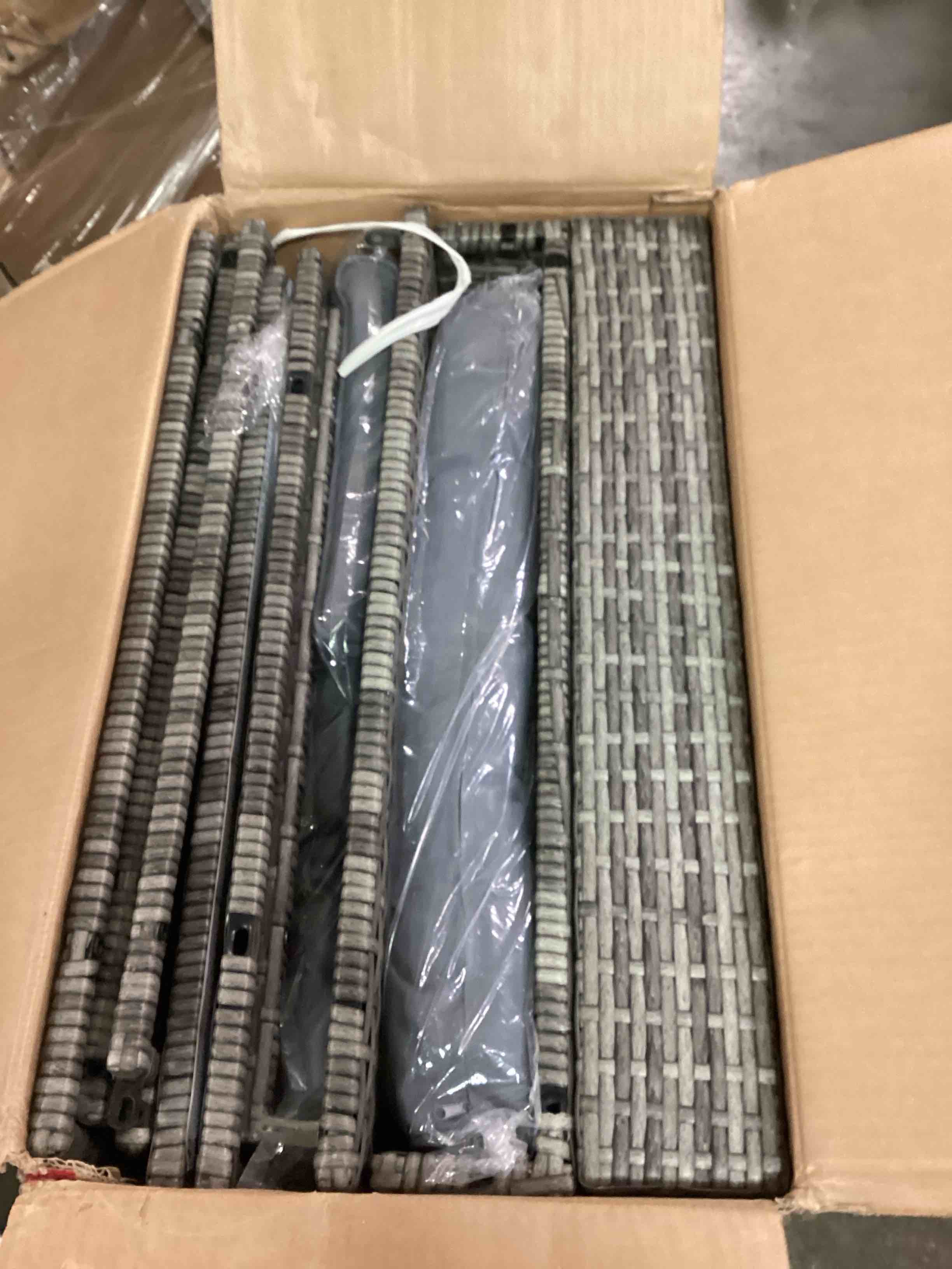 https://s3.amazonaws.com/lotting-images-prod/bidfta/ORG6348074_1712084009931.jpeg