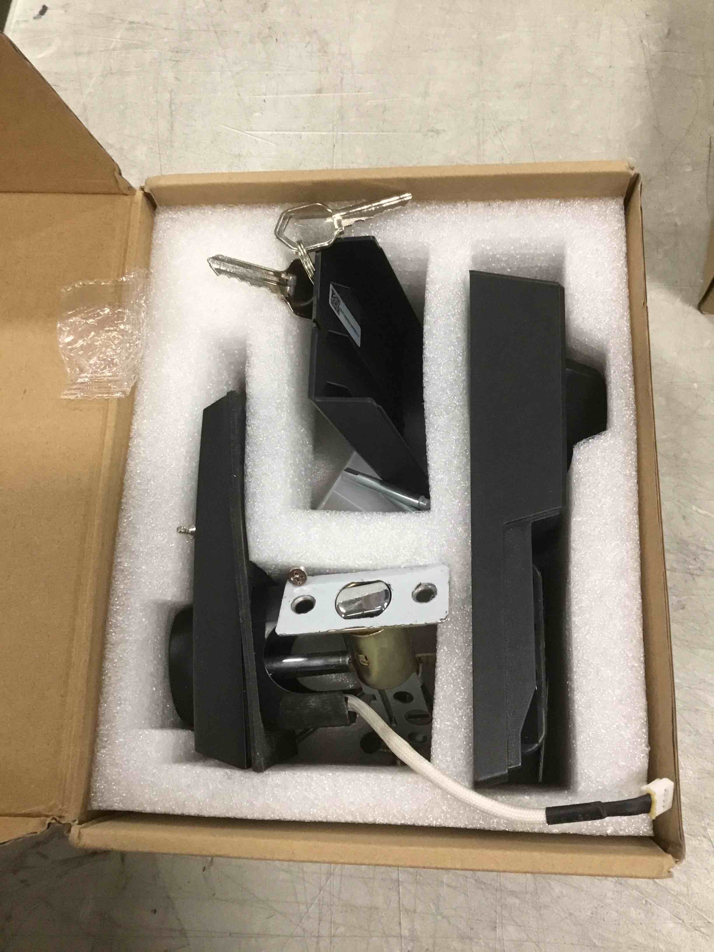 https://s3.amazonaws.com/lotting-images-prod/bidfta/ORG6349833_1712143535309.jpeg