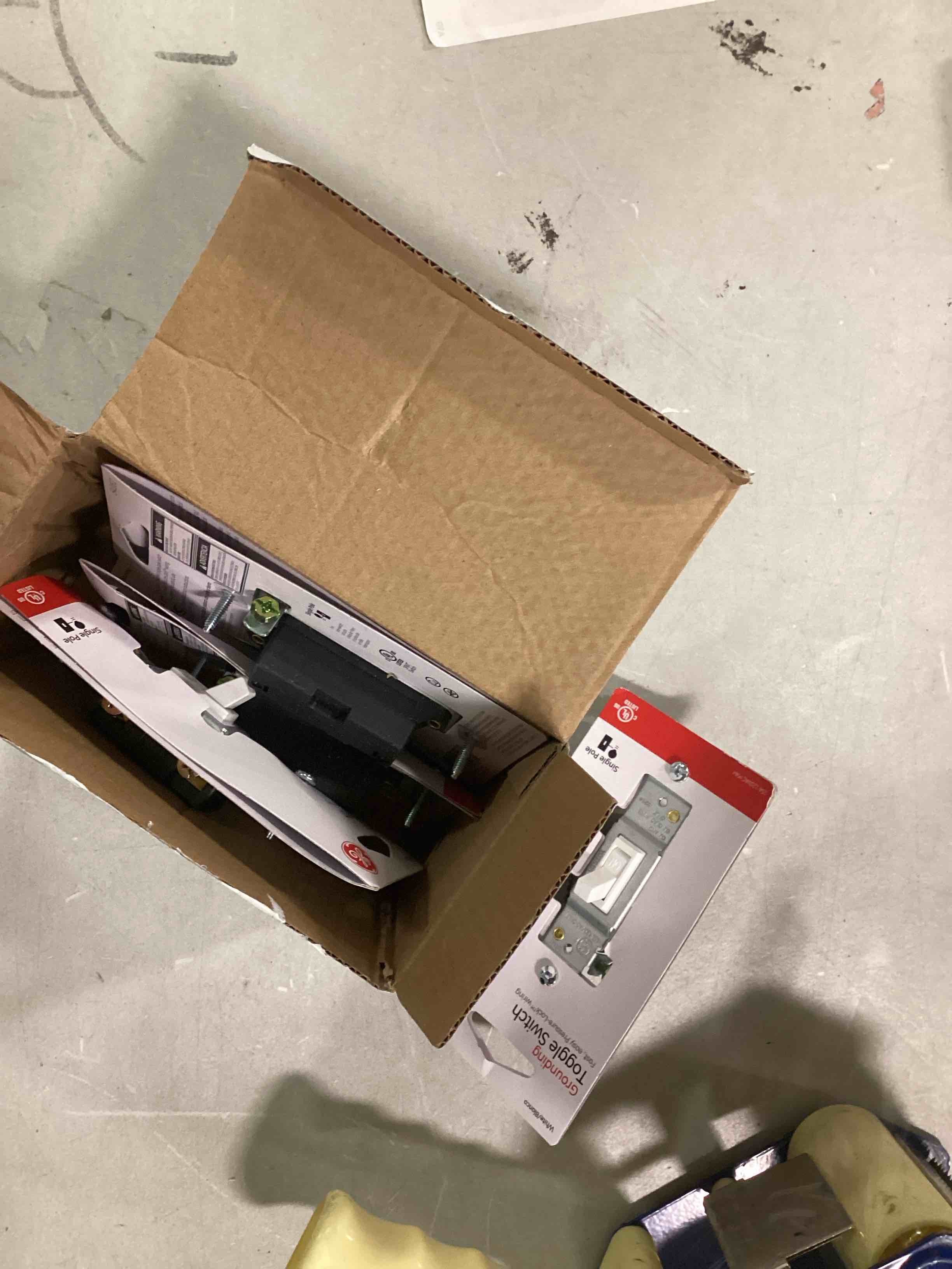 https://s3.amazonaws.com/lotting-images-prod/bidfta/ORG6352569_1713878465434.jpeg