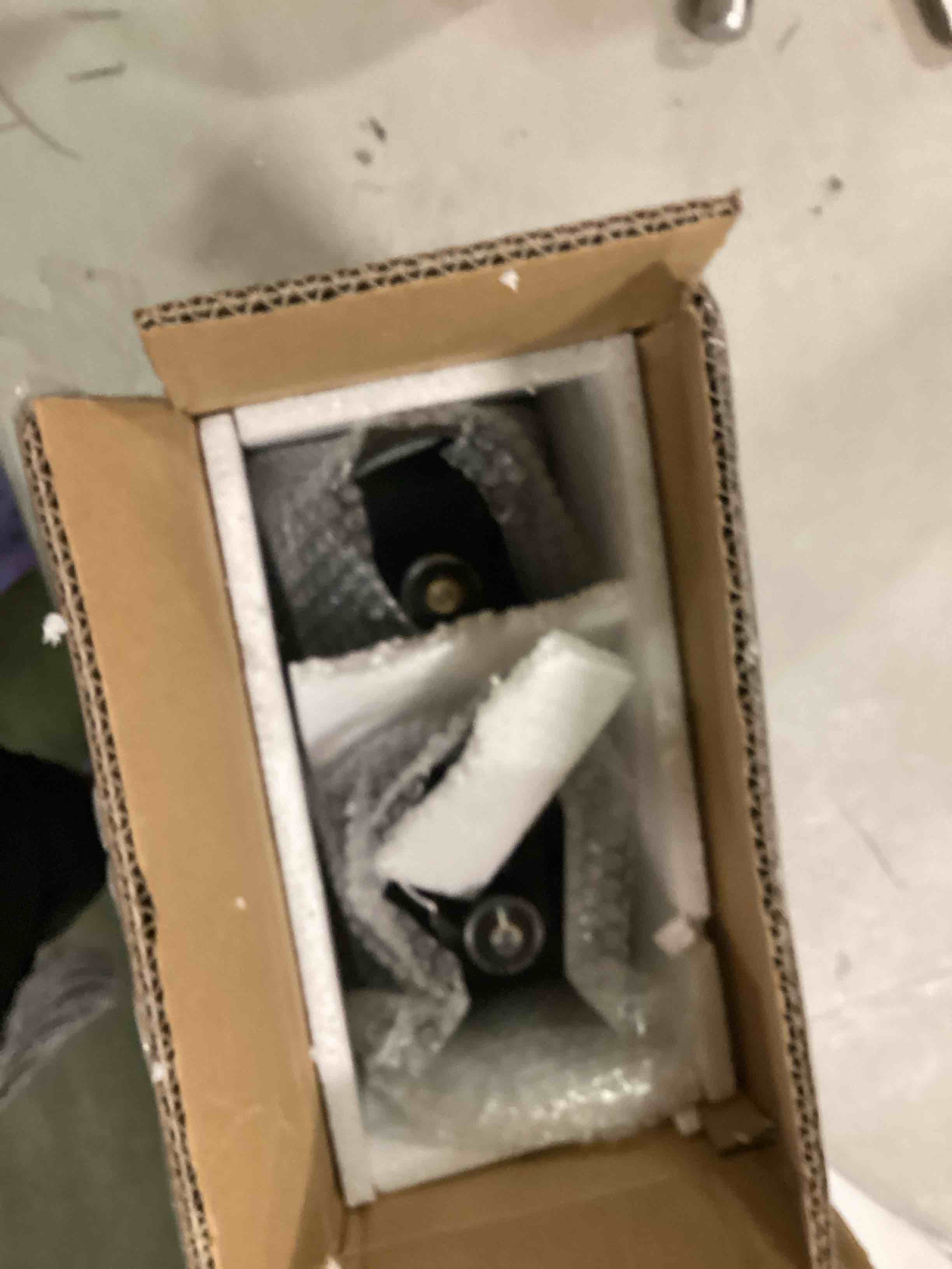 https://s3.amazonaws.com/lotting-images-prod/bidfta/ORG6352585_1713879441616.jpeg