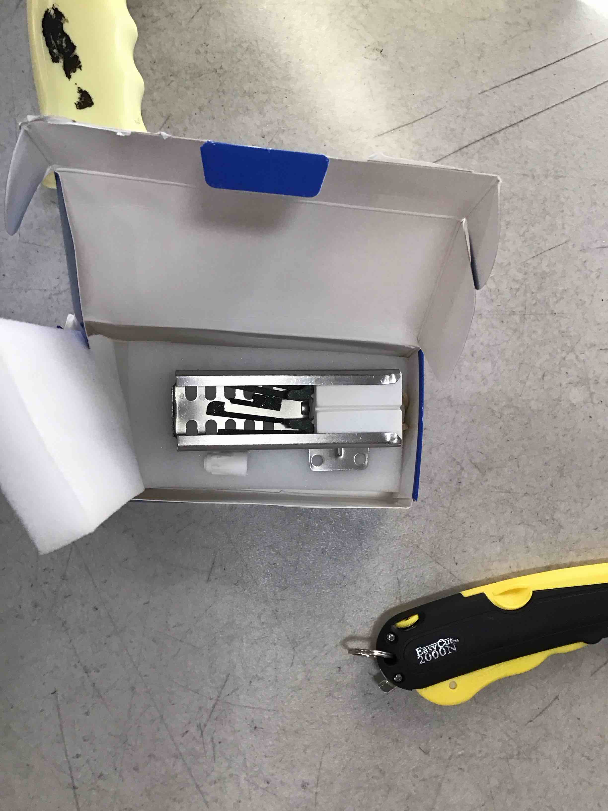 https://s3.amazonaws.com/lotting-images-prod/bidfta/ORG6354132_1713182552925.jpeg