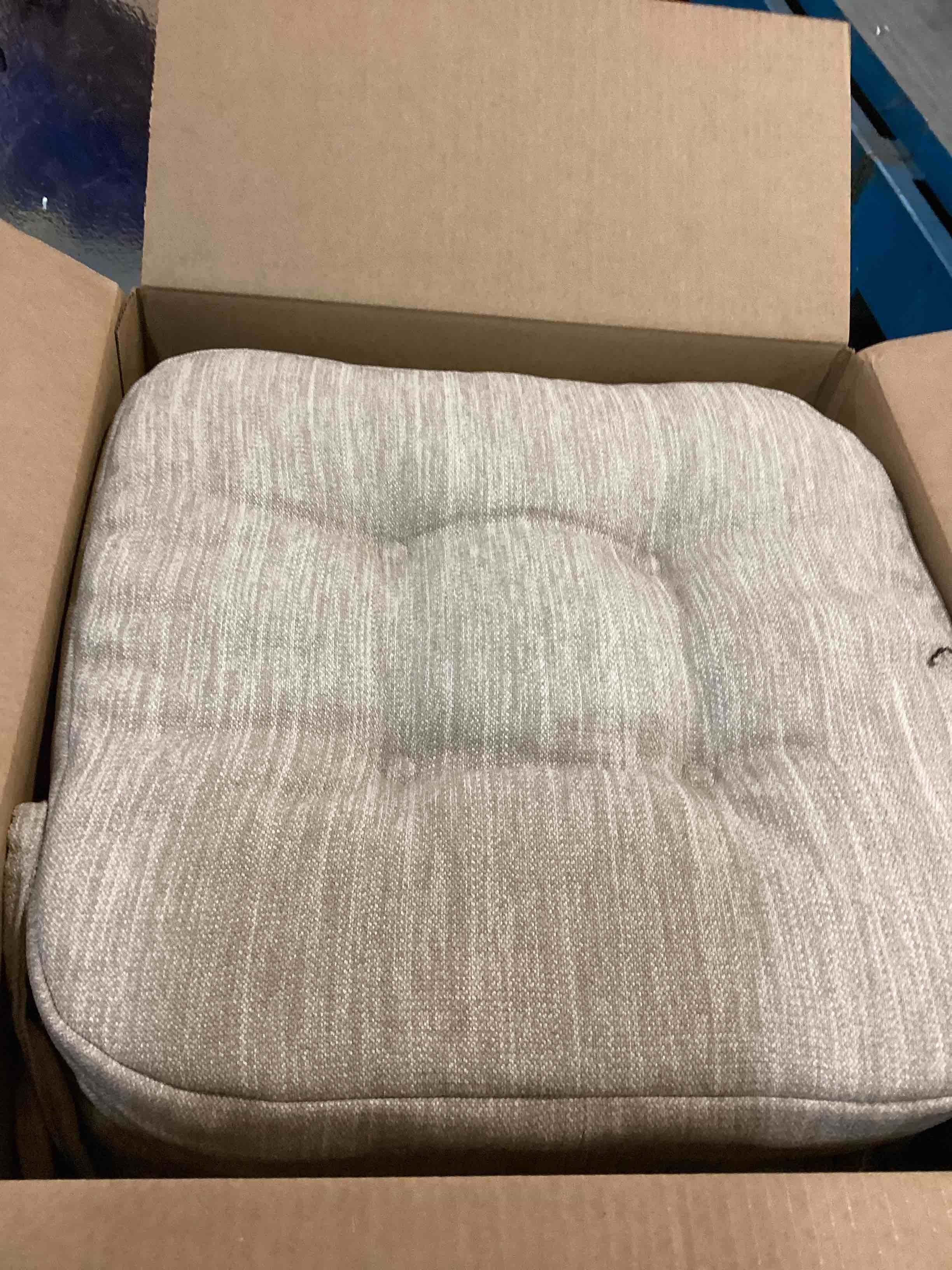 https://s3.amazonaws.com/lotting-images-prod/bidfta/ORG6357109_1713278020367.jpeg