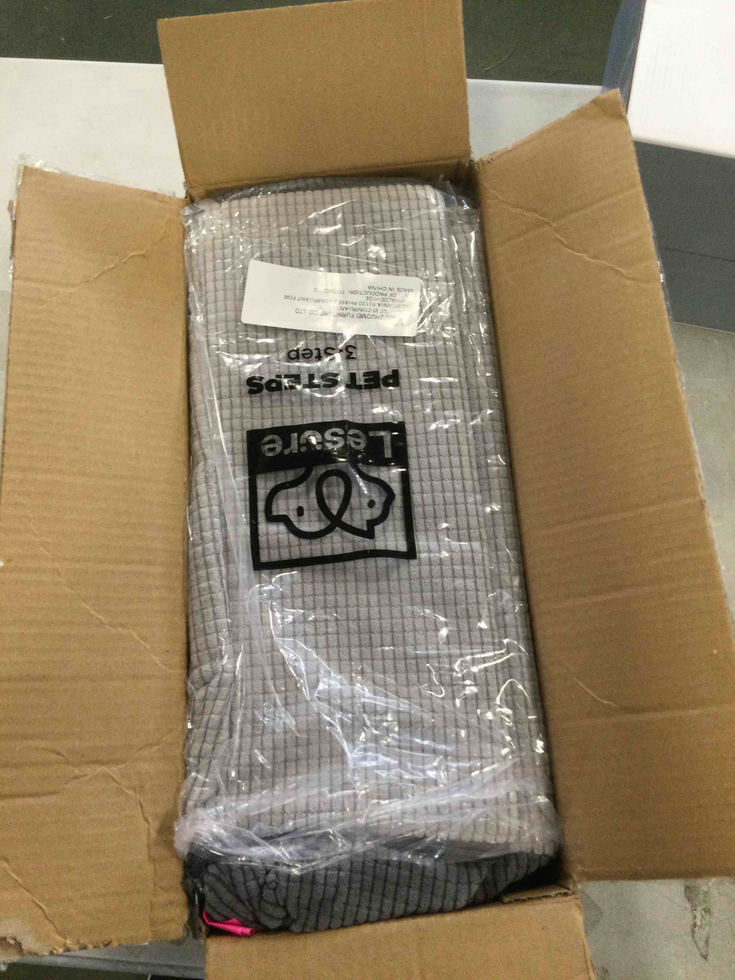 https://s3.amazonaws.com/lotting-images-prod/bidfta/ORG6358118_1712327009159.jpeg