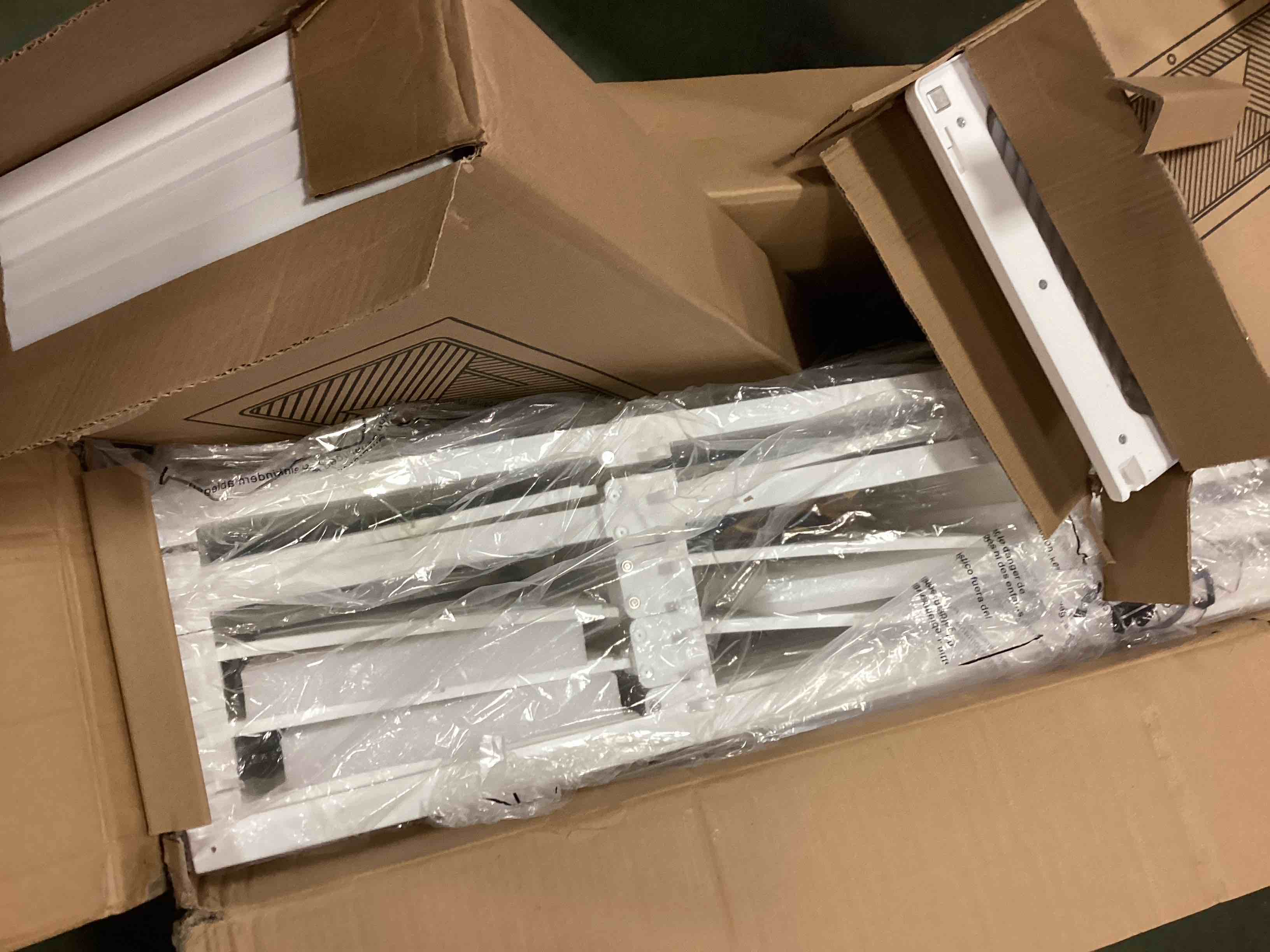 https://s3.amazonaws.com/lotting-images-prod/bidfta/ORG6359249_1712664799286.jpeg