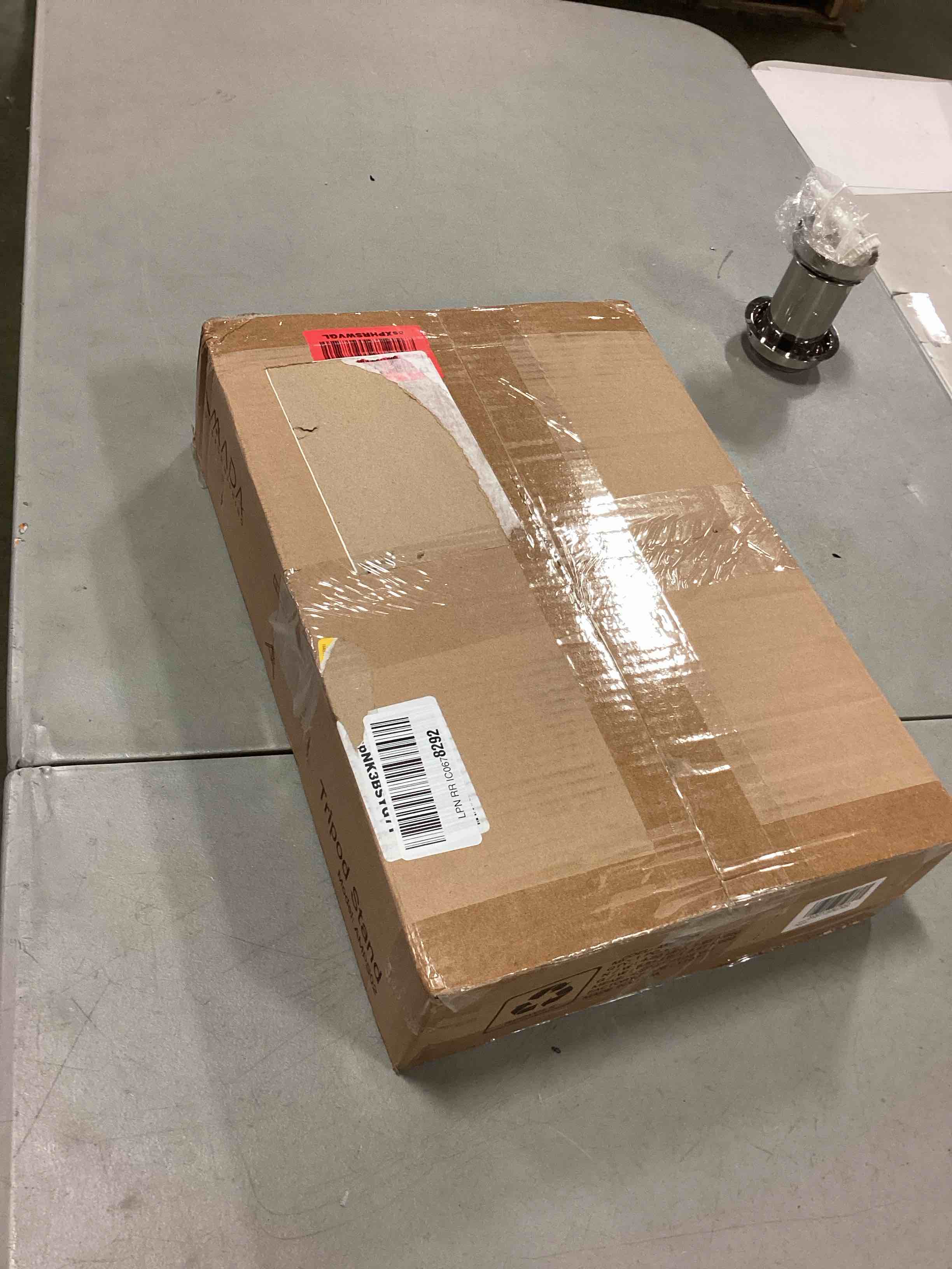https://s3.amazonaws.com/lotting-images-prod/bidfta/ORG6360028_1713787370697.jpeg