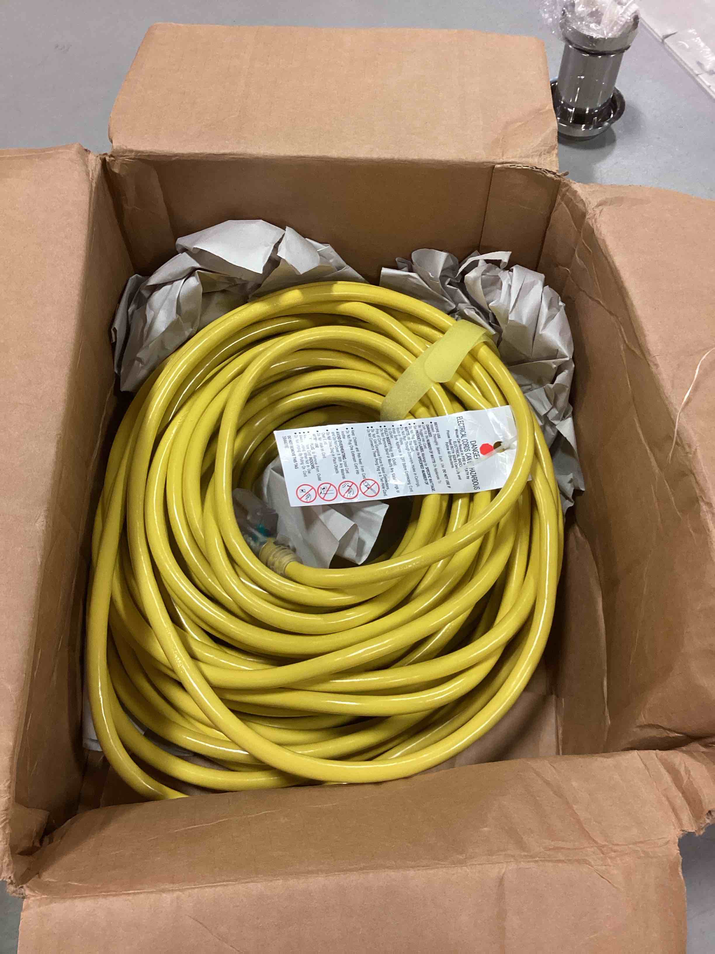 https://s3.amazonaws.com/lotting-images-prod/bidfta/ORG6360029_1713787464678.jpeg