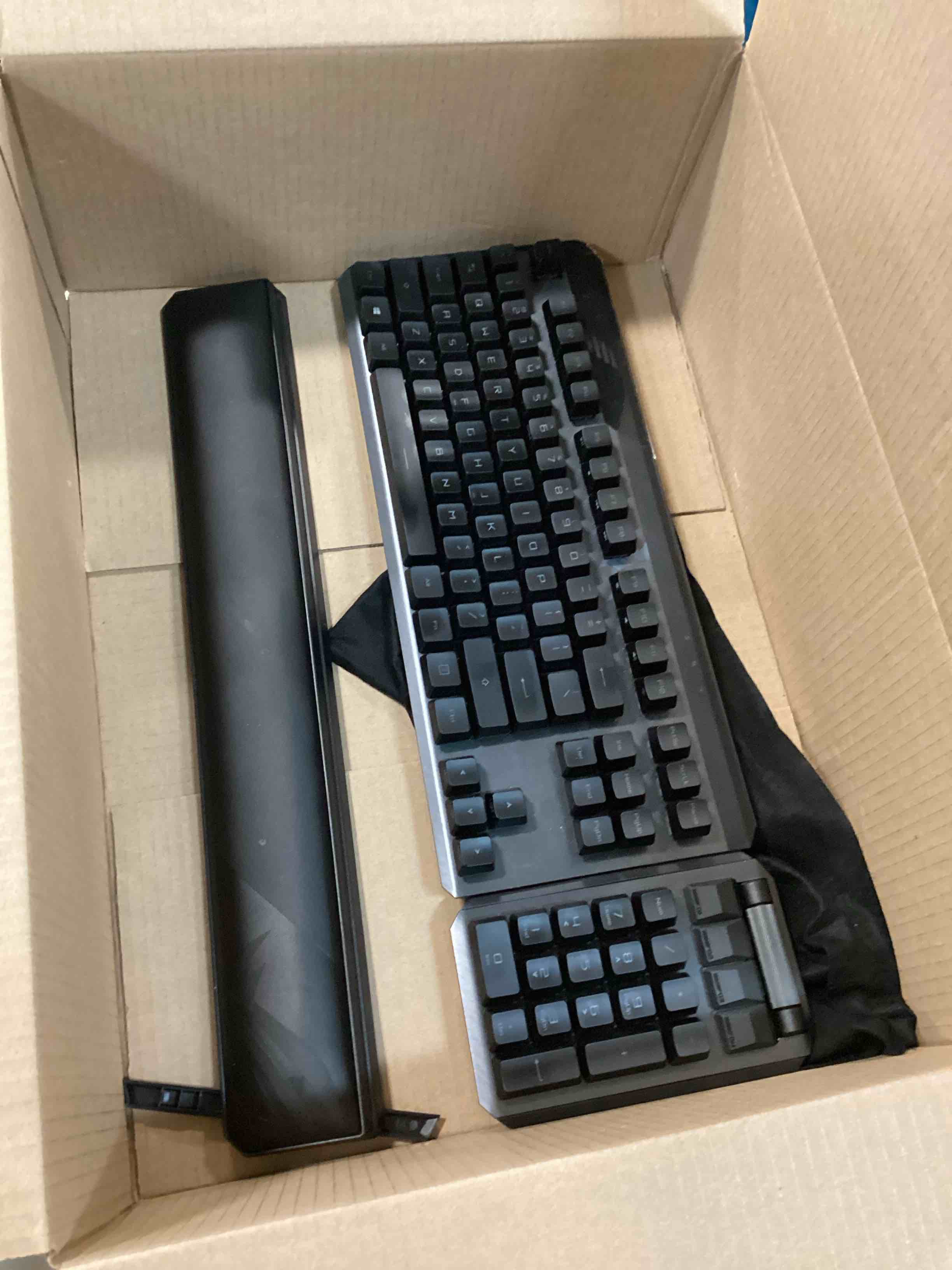 https://s3.amazonaws.com/lotting-images-prod/bidfta/ORG6363322_1712579715634.jpeg