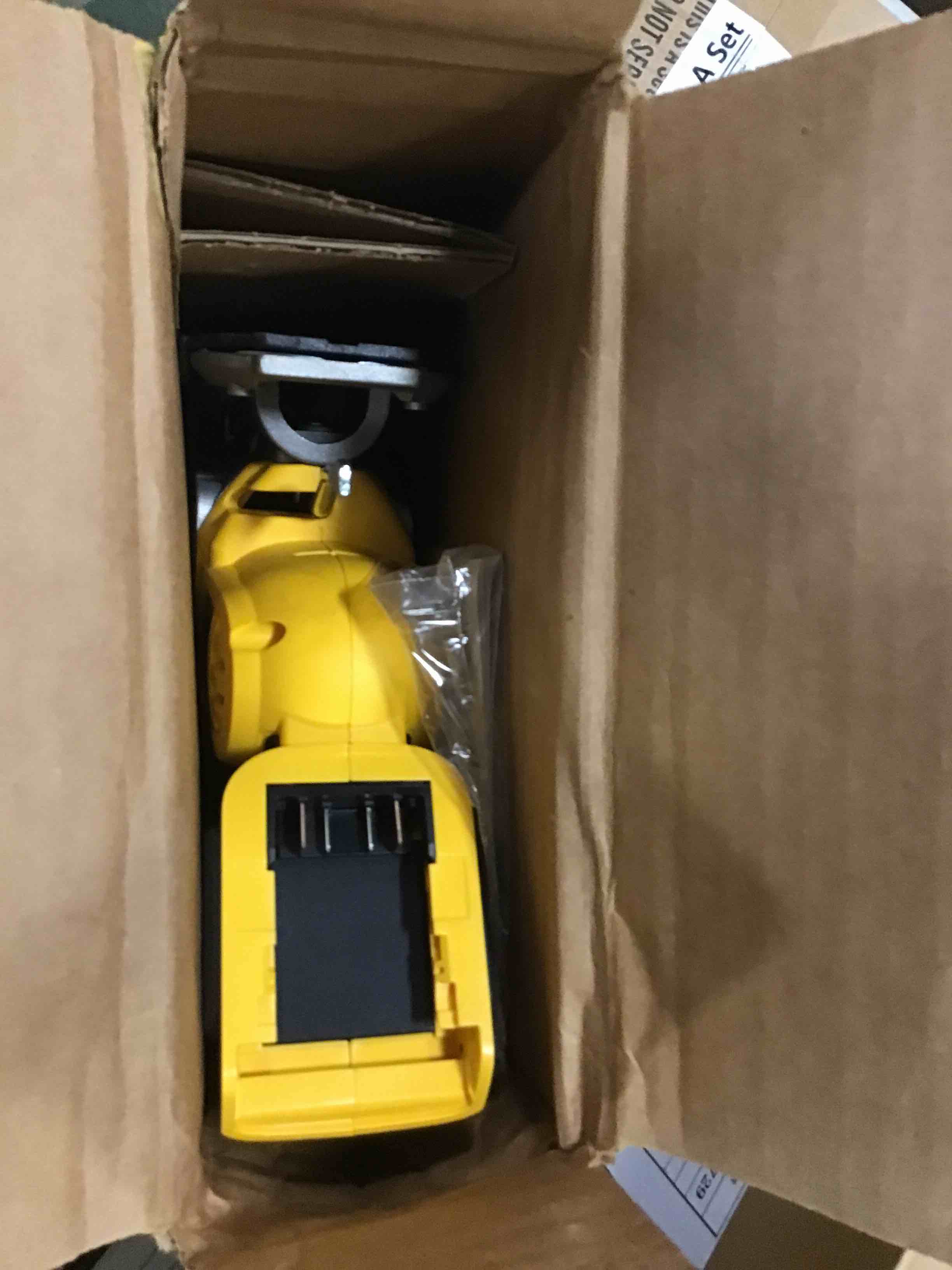 https://s3.amazonaws.com/lotting-images-prod/bidfta/ORG6364807_1712755295489.jpeg