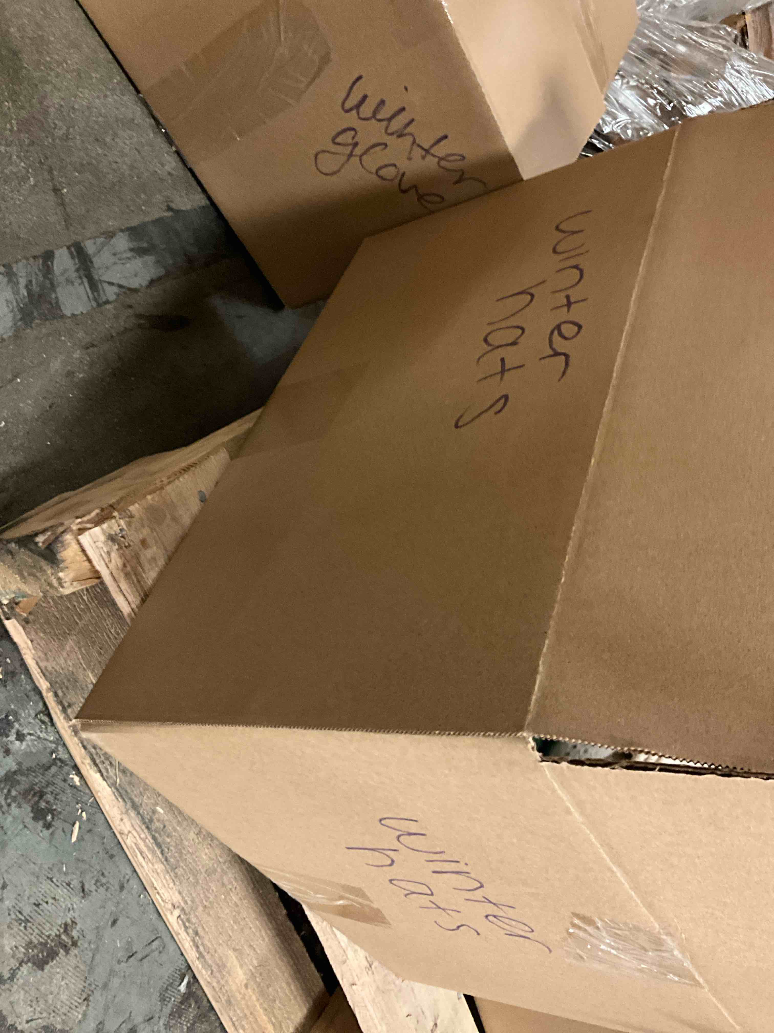 https://s3.amazonaws.com/lotting-images-prod/bidfta/ORG6390849_1715021255803.jpeg
