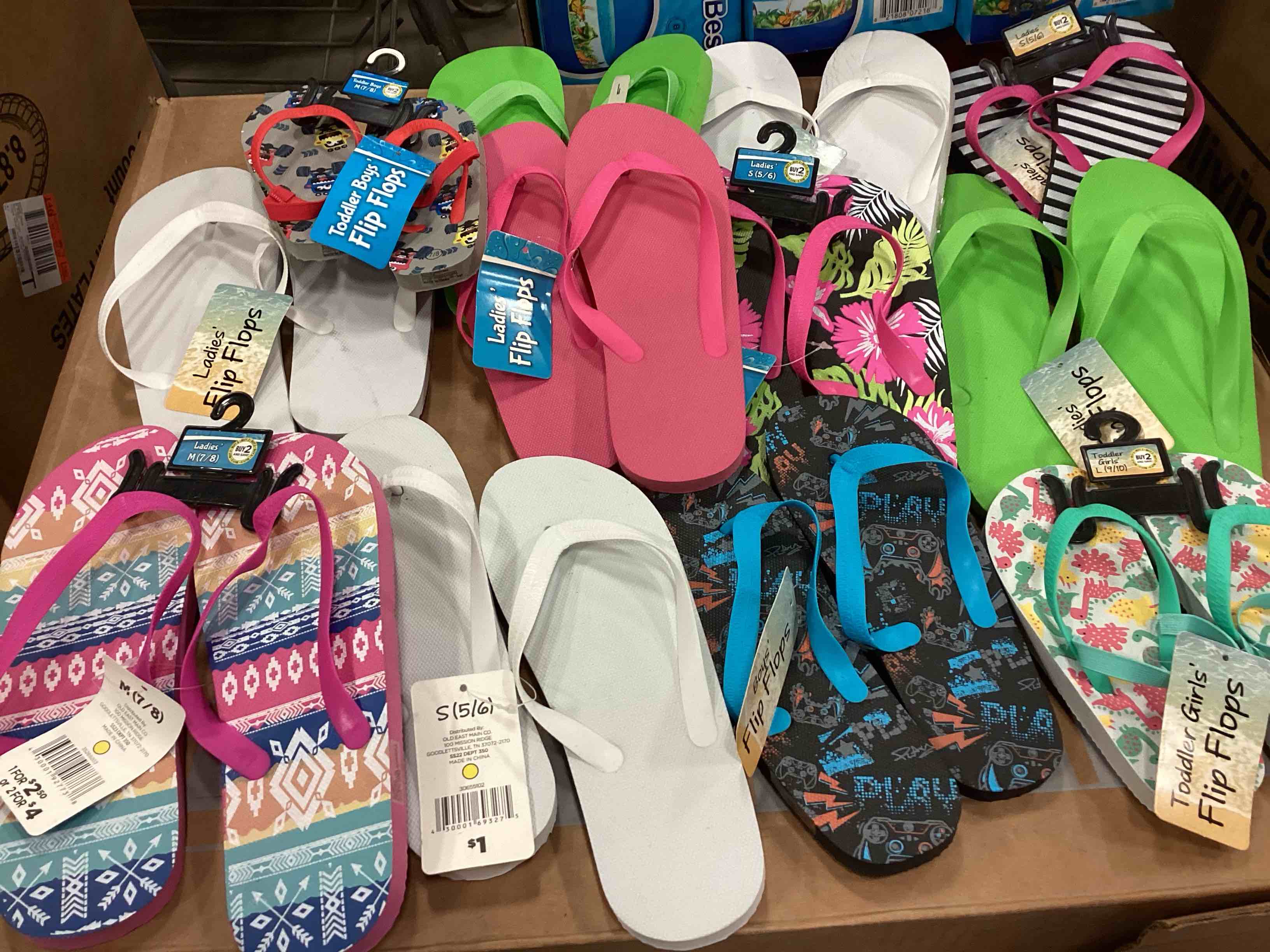 ASSORTED MEN, WOMEN OR CHILDREN FLIP FLOPS OR DIFFERENT AND STYLE