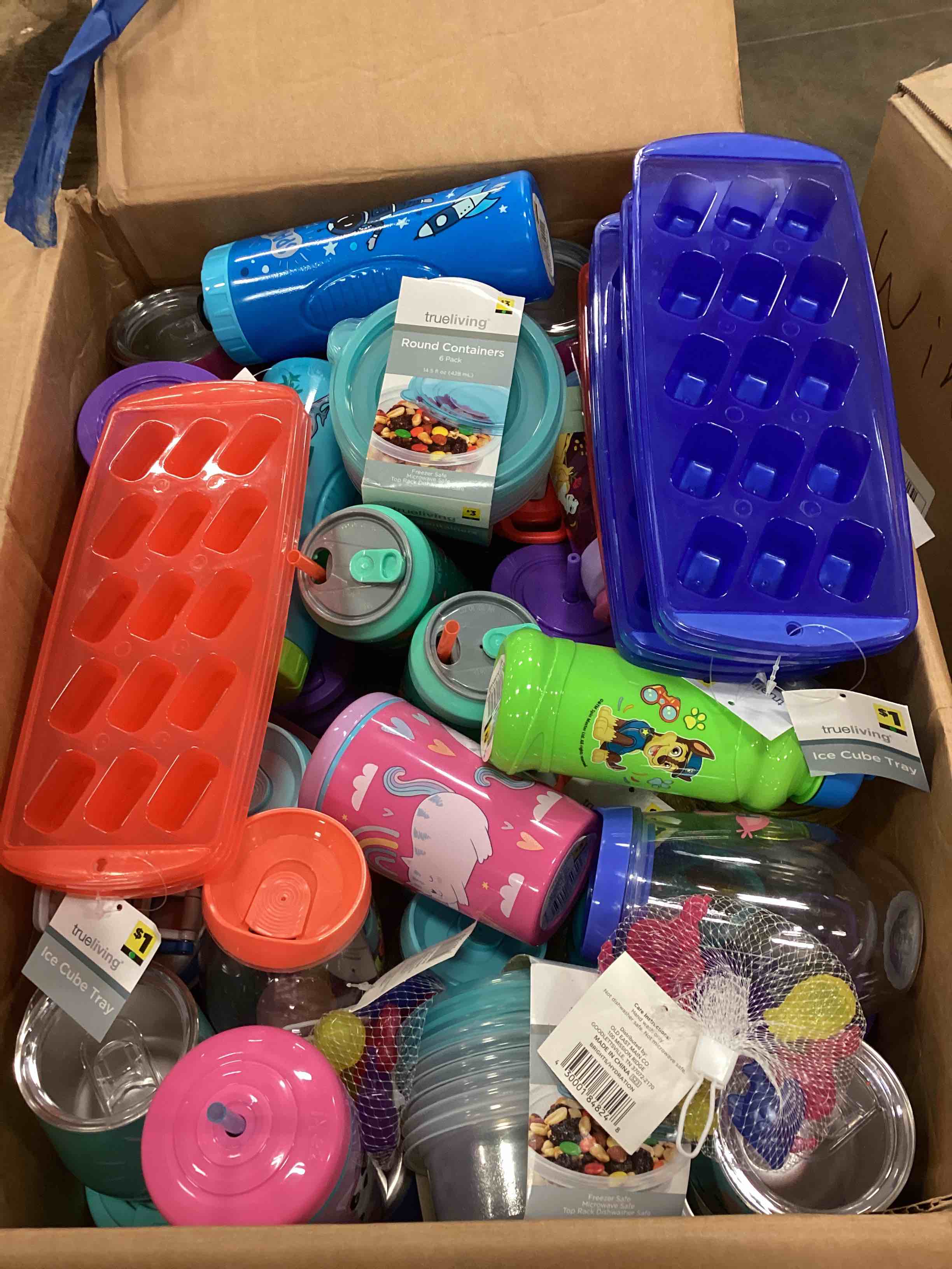 HOUSEHOLD ITEMS: ICE CUBE TRAY, SIPPER CUPS, CHILDREN DRINK CUPS, WATER BOTTLES, FOOD CONTAINERS, 