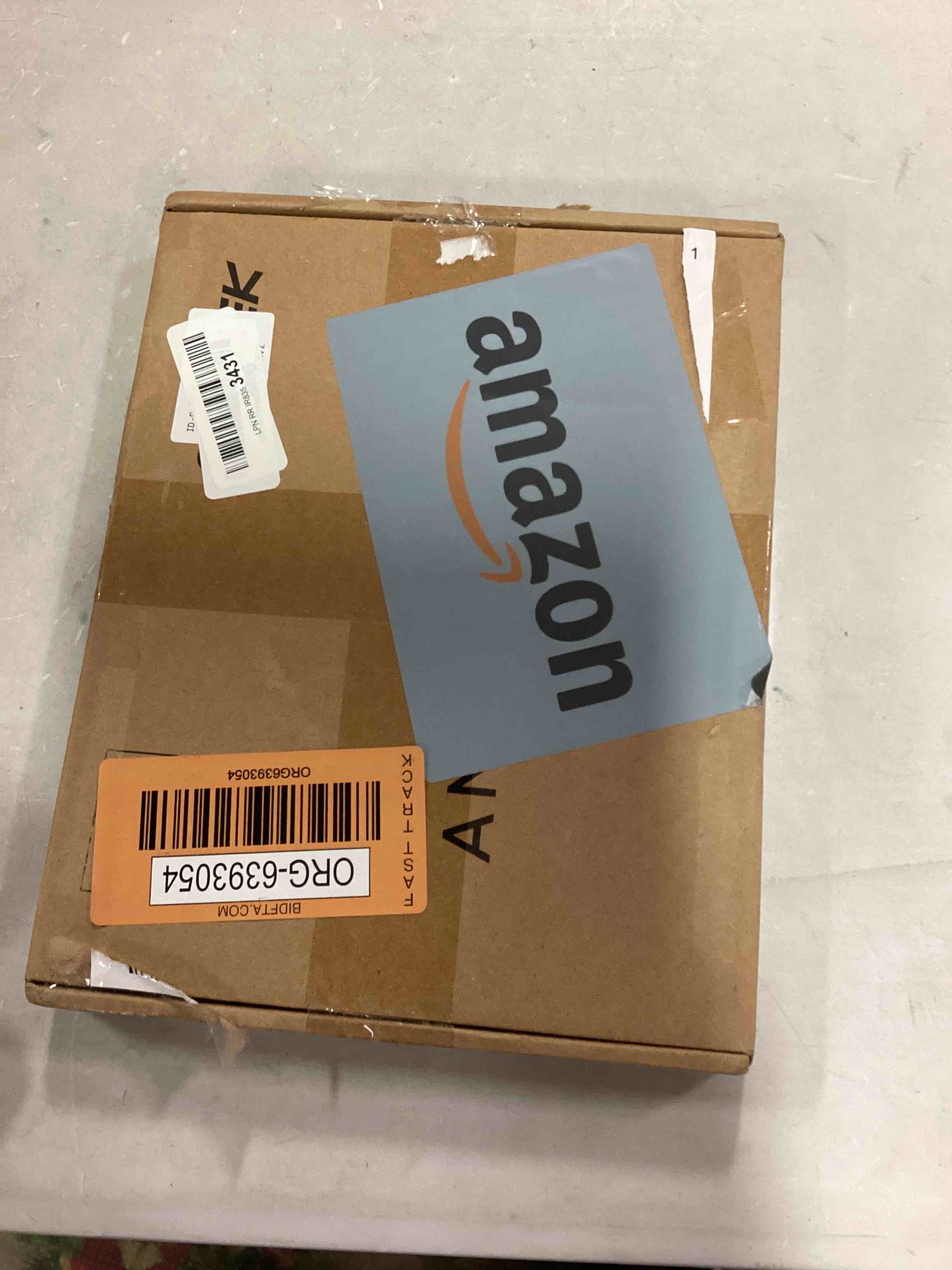 https://s3.amazonaws.com/lotting-images-prod/bidfta/ORG6393054_1716639289321.jpeg