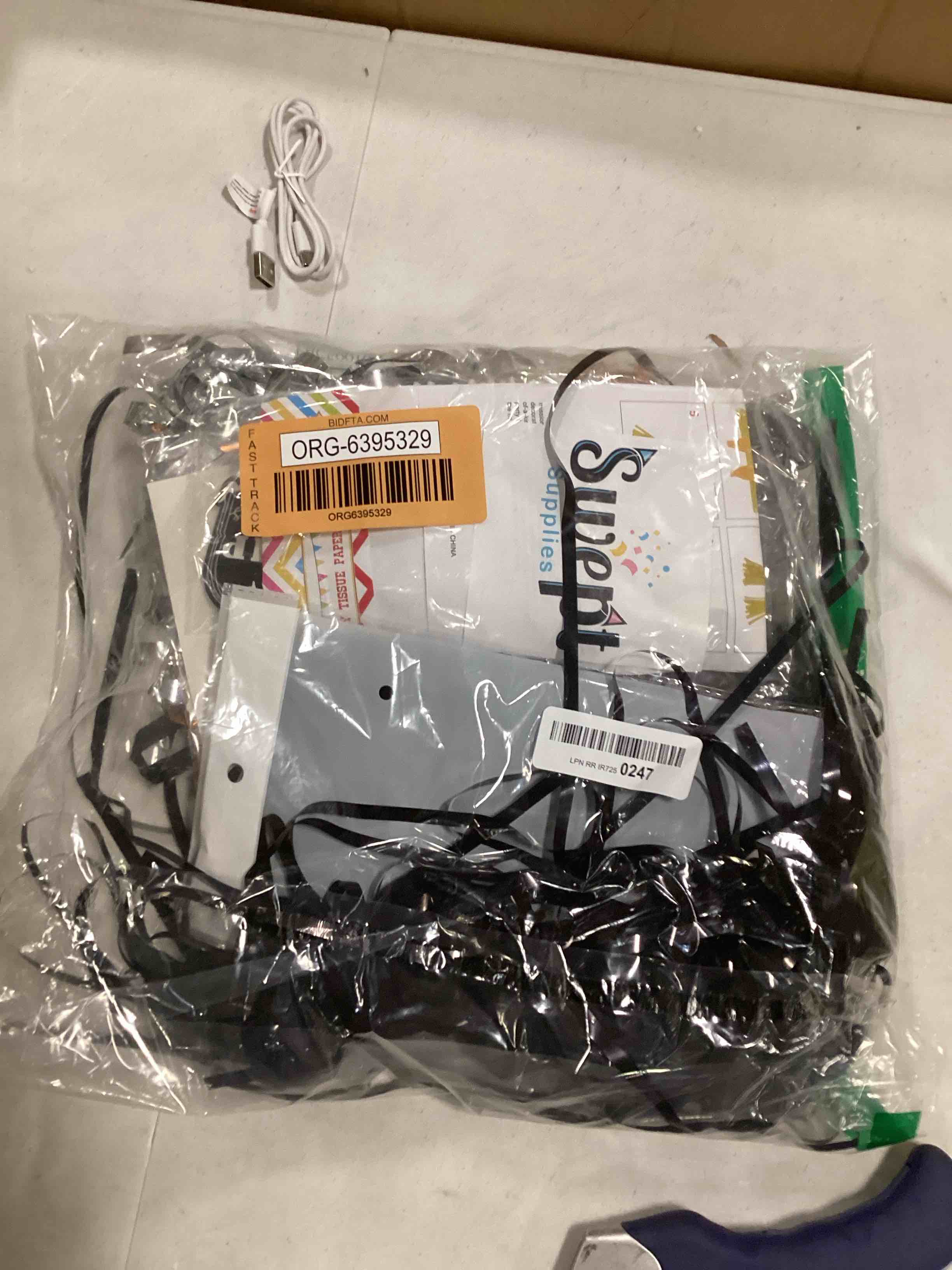 https://s3.amazonaws.com/lotting-images-prod/bidfta/ORG6395329_1716317848211.jpeg