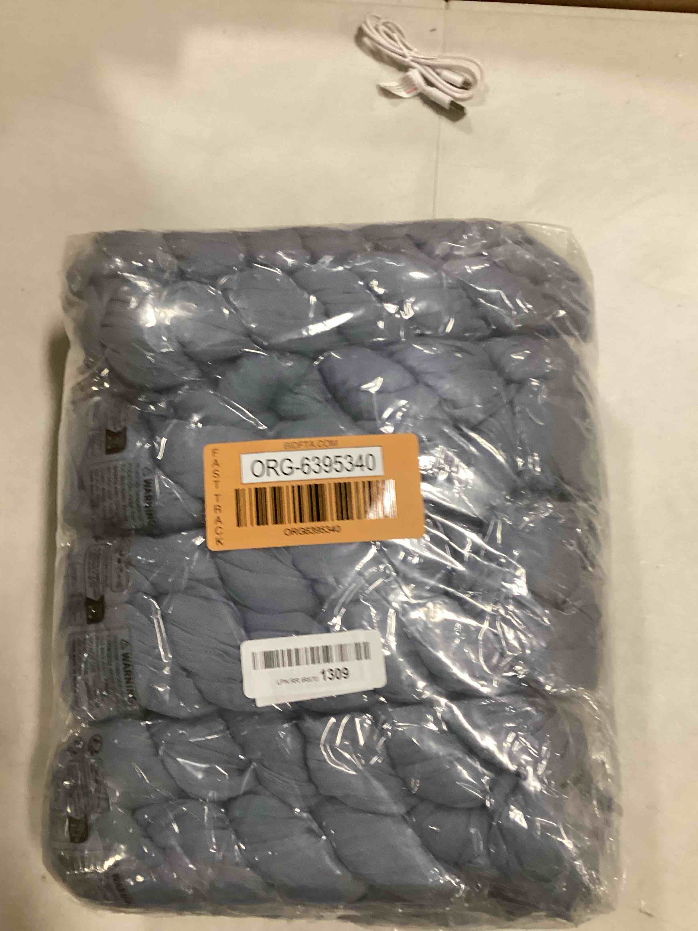 https://s3.amazonaws.com/lotting-images-prod/bidfta/ORG6395340_1716318391106.jpeg