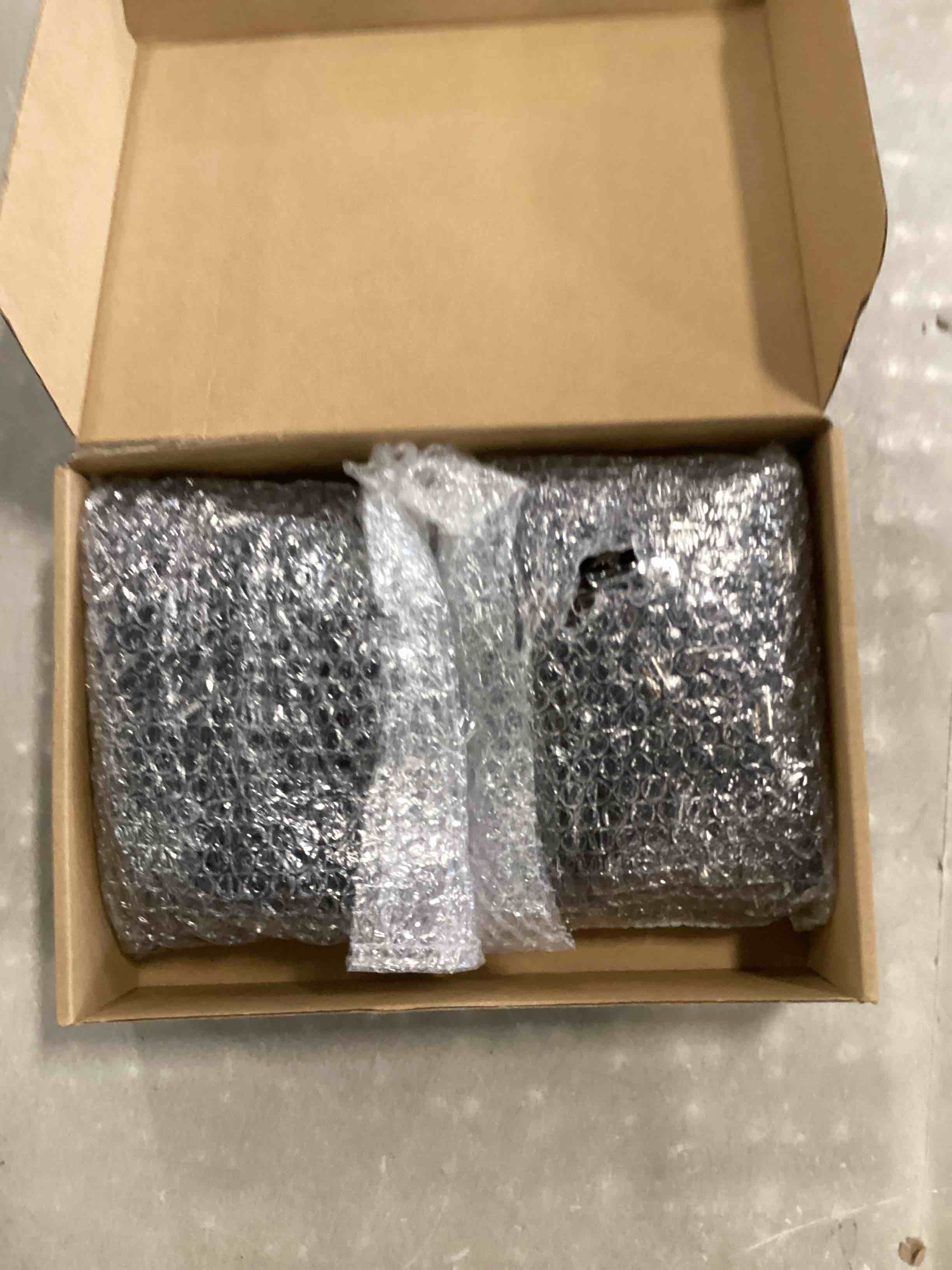 https://s3.amazonaws.com/lotting-images-prod/bidfta/ORG6397535_1716405544686.jpeg