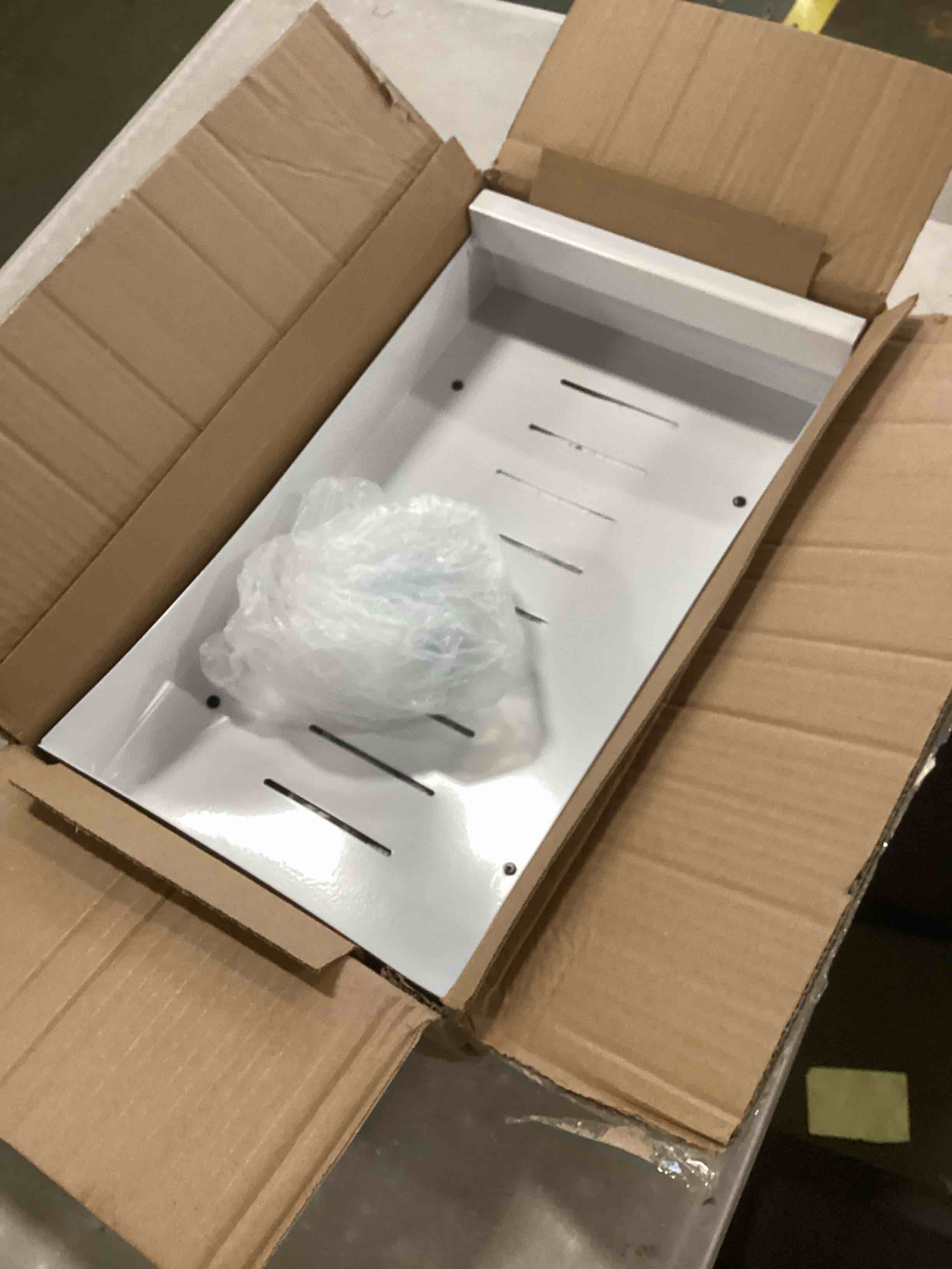 https://s3.amazonaws.com/lotting-images-prod/bidfta/ORG6397673_1716472062661.jpeg