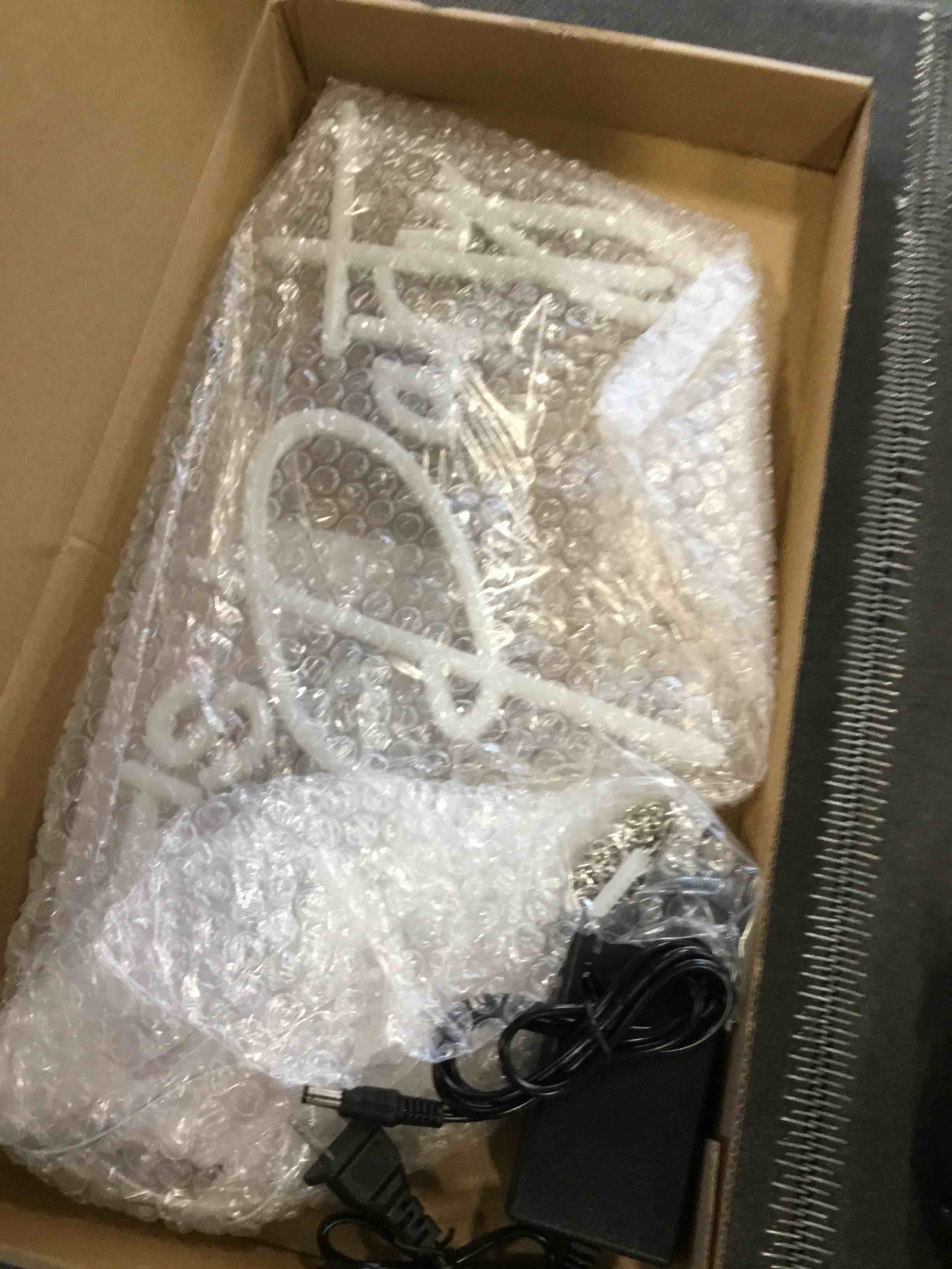 https://s3.amazonaws.com/lotting-images-prod/bidfta/ORG6398101_1716223401613.jpeg