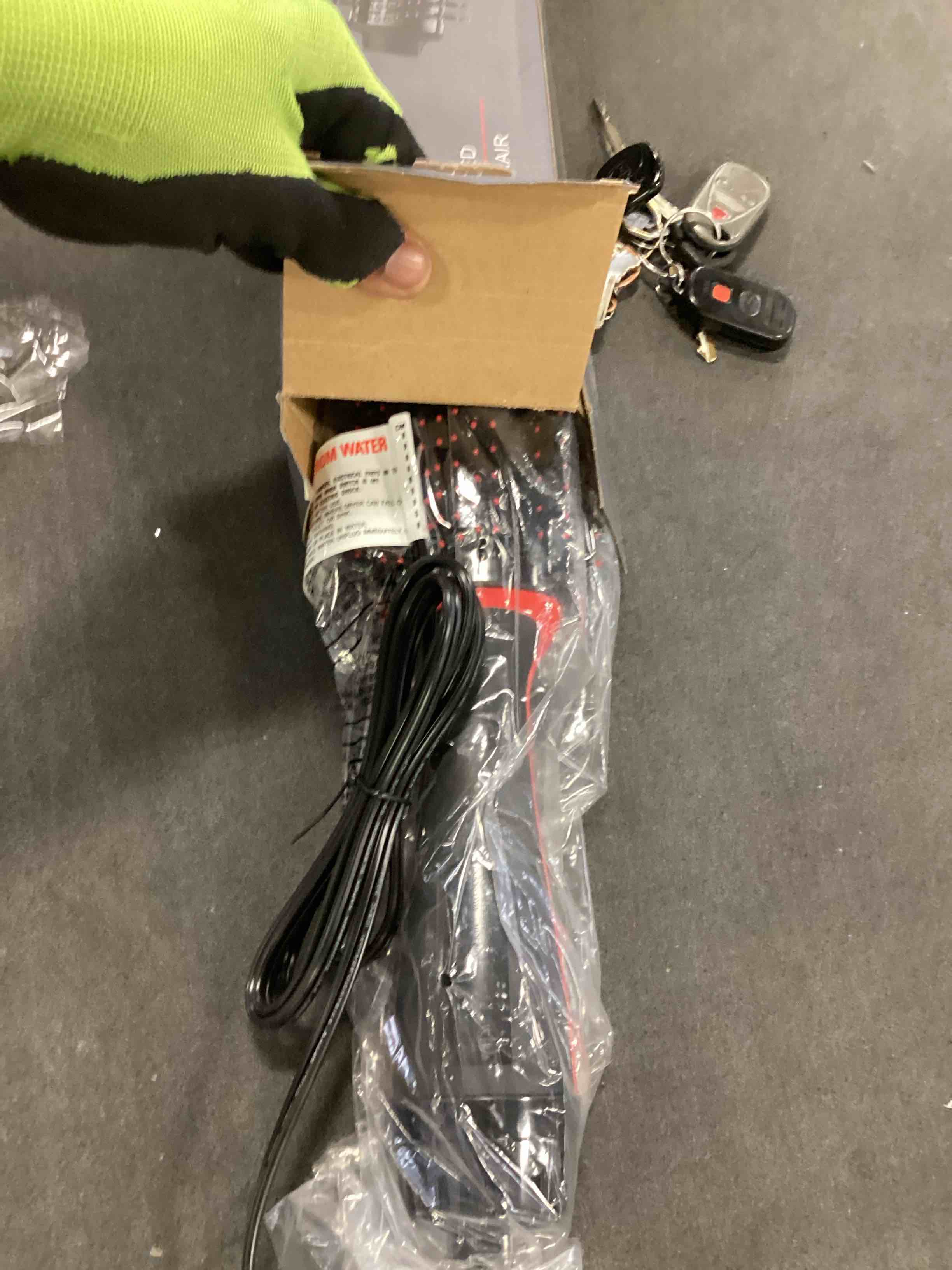 https://s3.amazonaws.com/lotting-images-prod/bidfta/ORG6399037_1716552765179.jpeg