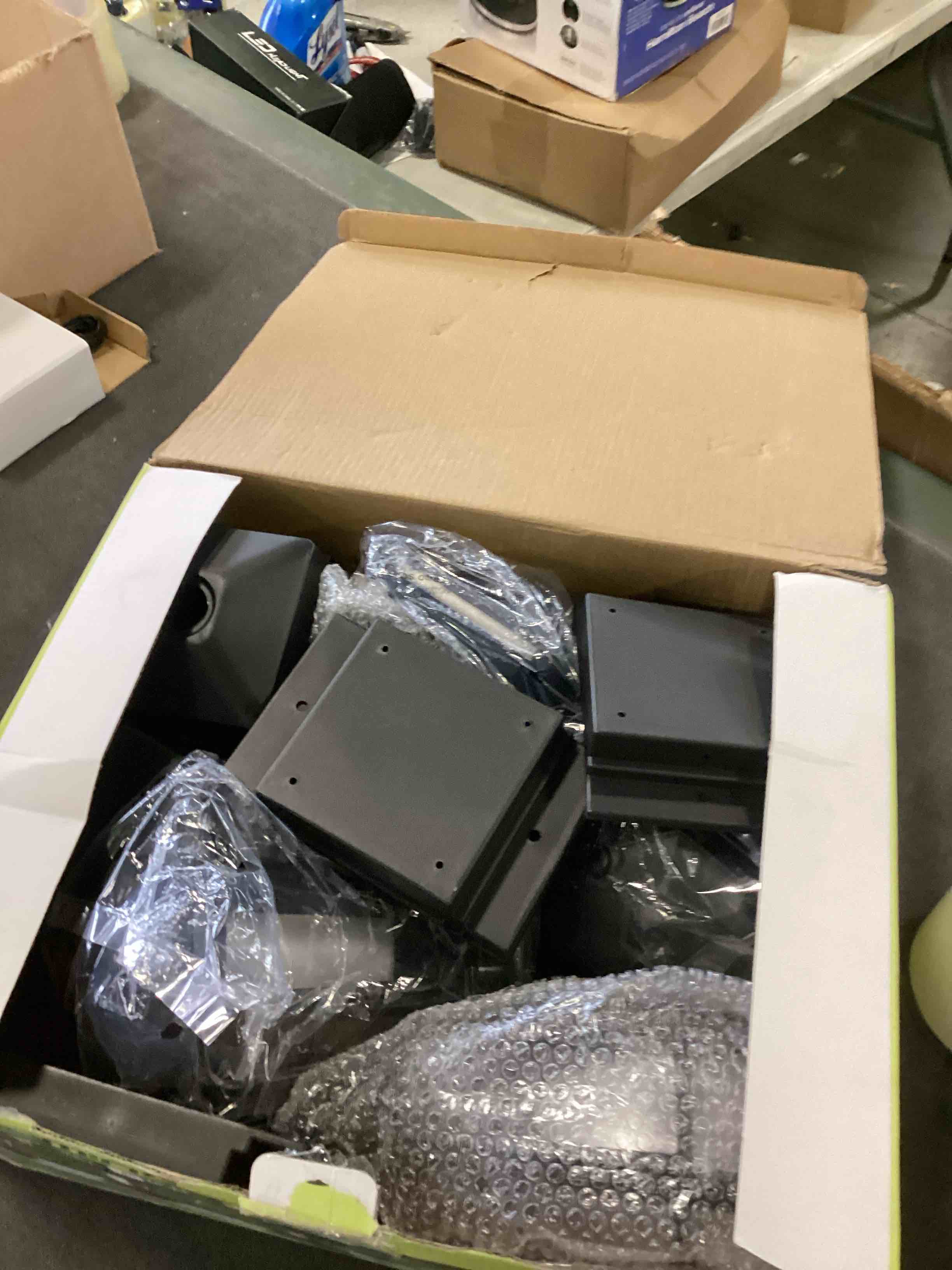 https://s3.amazonaws.com/lotting-images-prod/bidfta/ORG6399094_1716556888157.jpeg