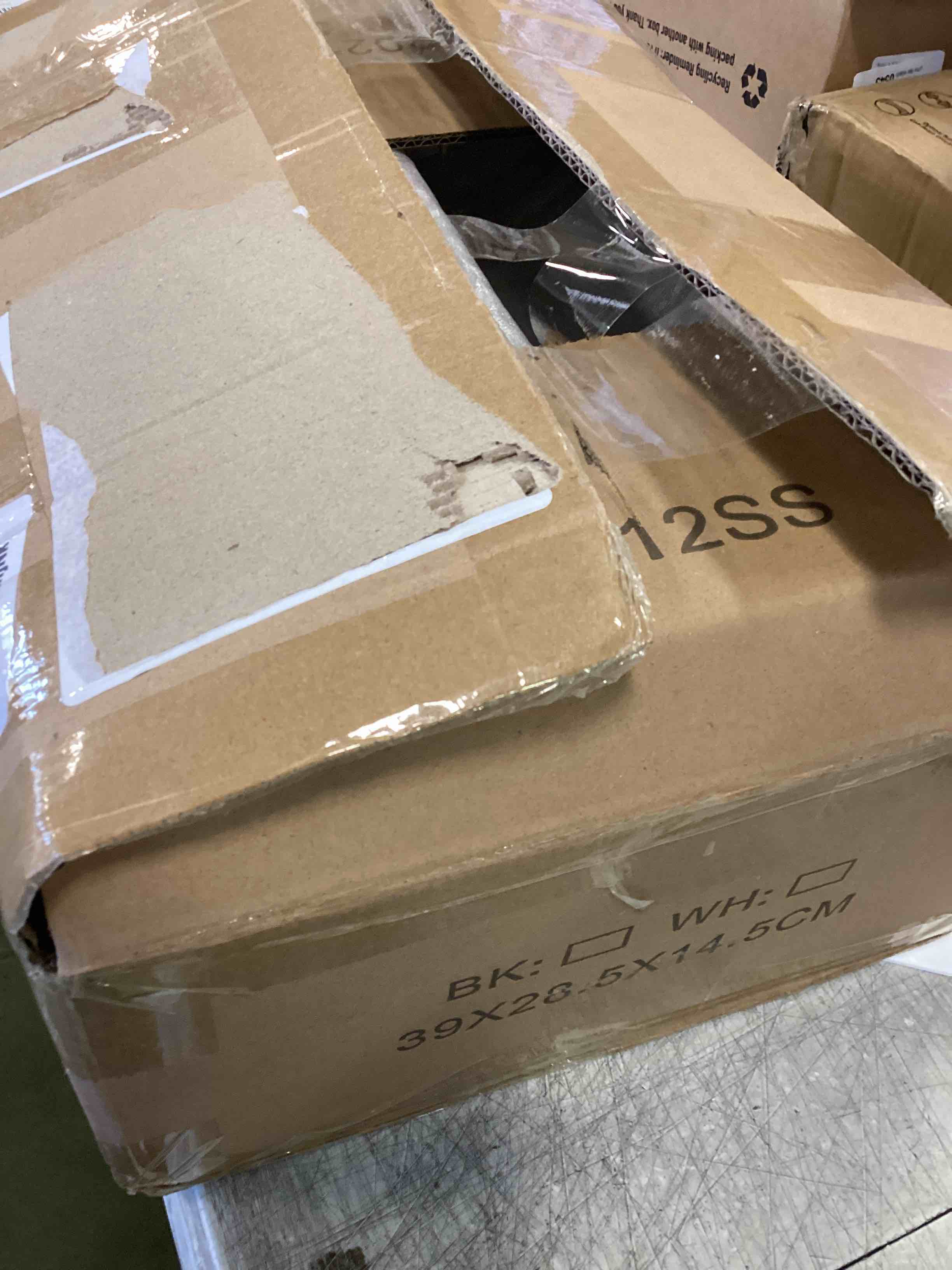 https://s3.amazonaws.com/lotting-images-prod/bidfta/ORG6400382_1716901834613.jpeg