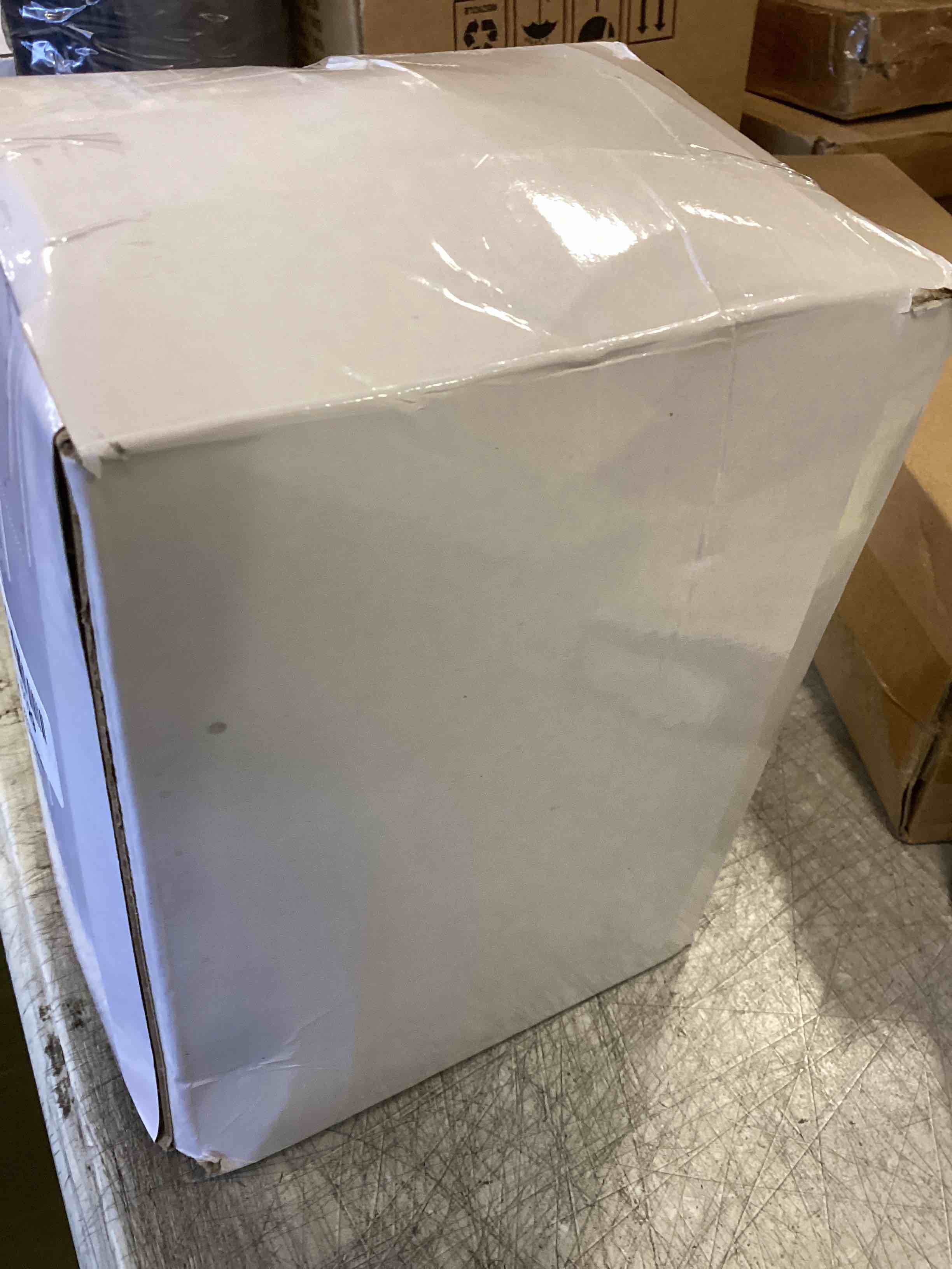 https://s3.amazonaws.com/lotting-images-prod/bidfta/ORG6400427_1716907618793.jpeg