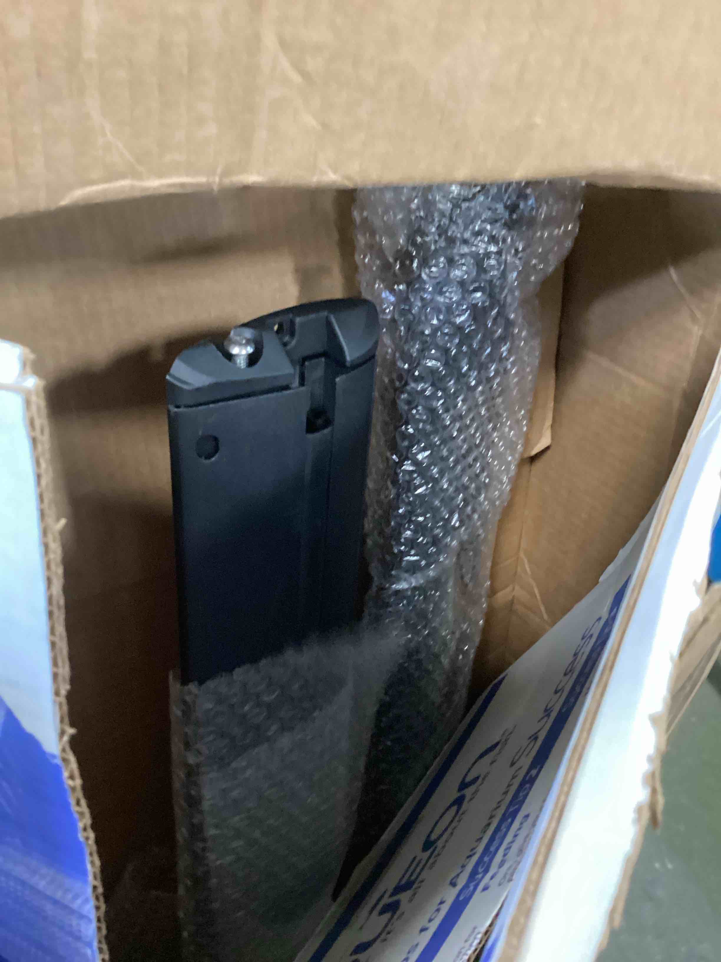 https://s3.amazonaws.com/lotting-images-prod/bidfta/ORG6402236_1716571555490.jpeg