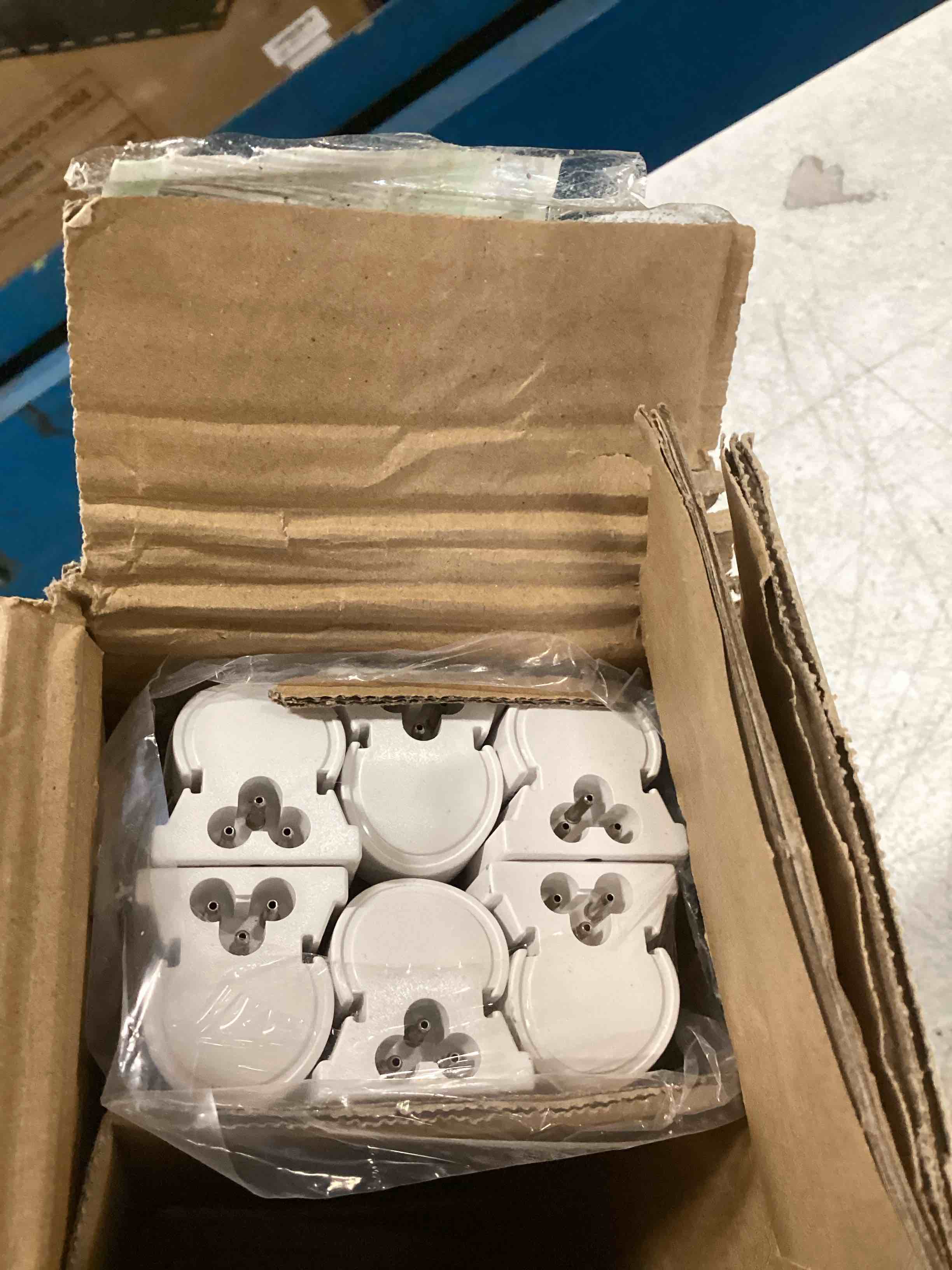https://s3.amazonaws.com/lotting-images-prod/bidfta/ORG6403275_1716394137739.jpeg
