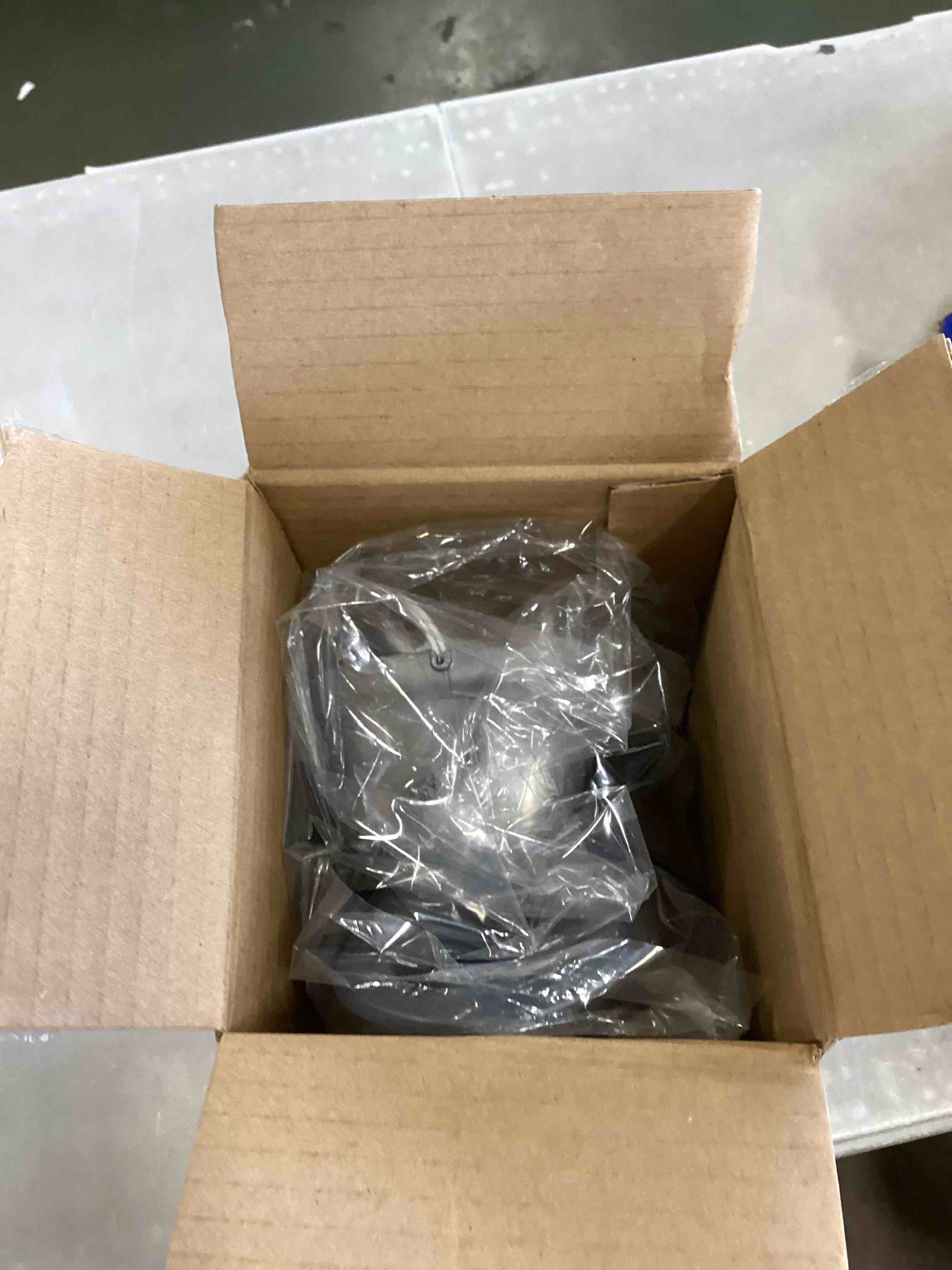 https://s3.amazonaws.com/lotting-images-prod/bidfta/ORG6408881_1718894635683.jpeg