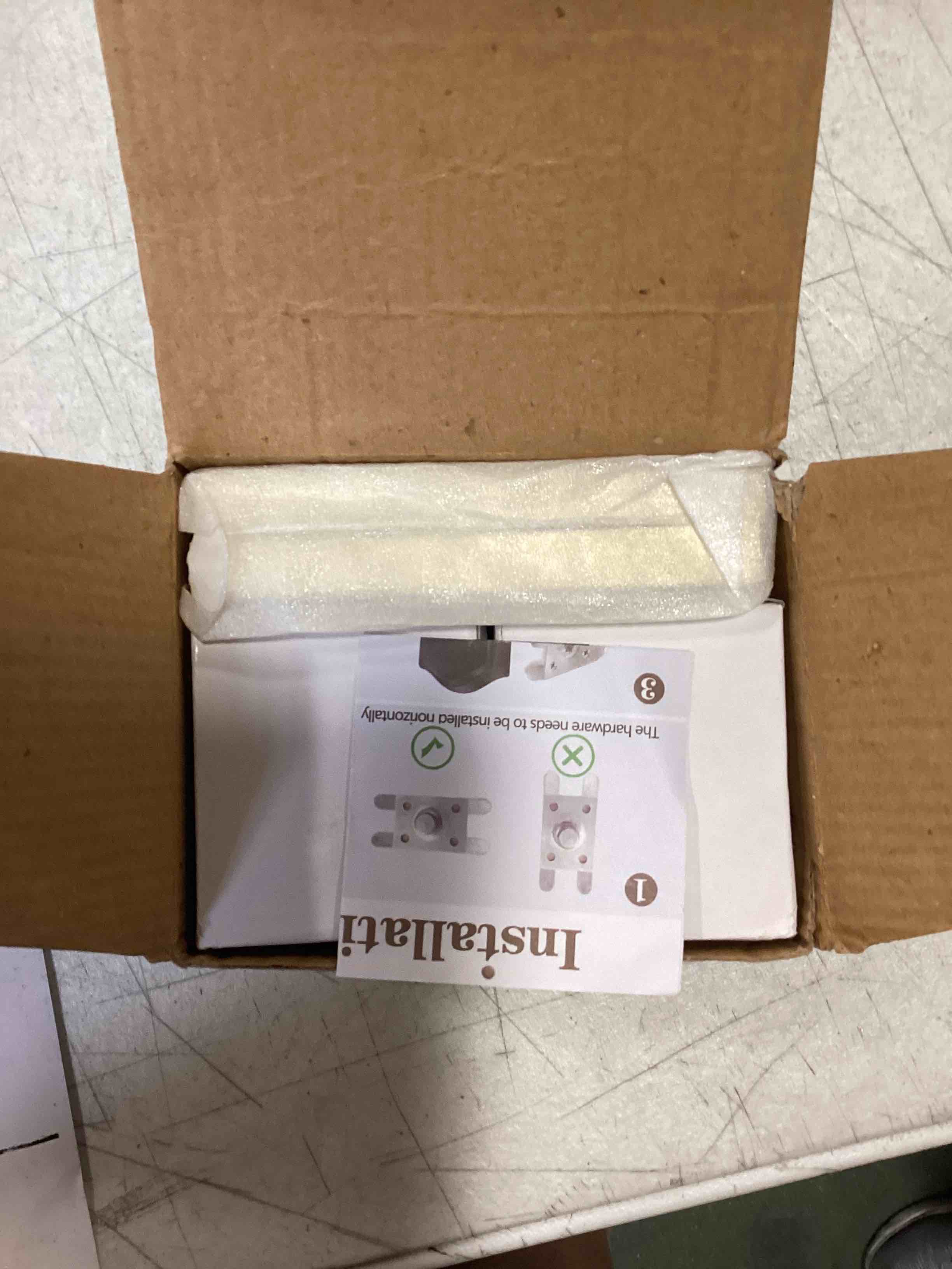https://s3.amazonaws.com/lotting-images-prod/bidfta/ORG6412514_1719336615236.jpeg
