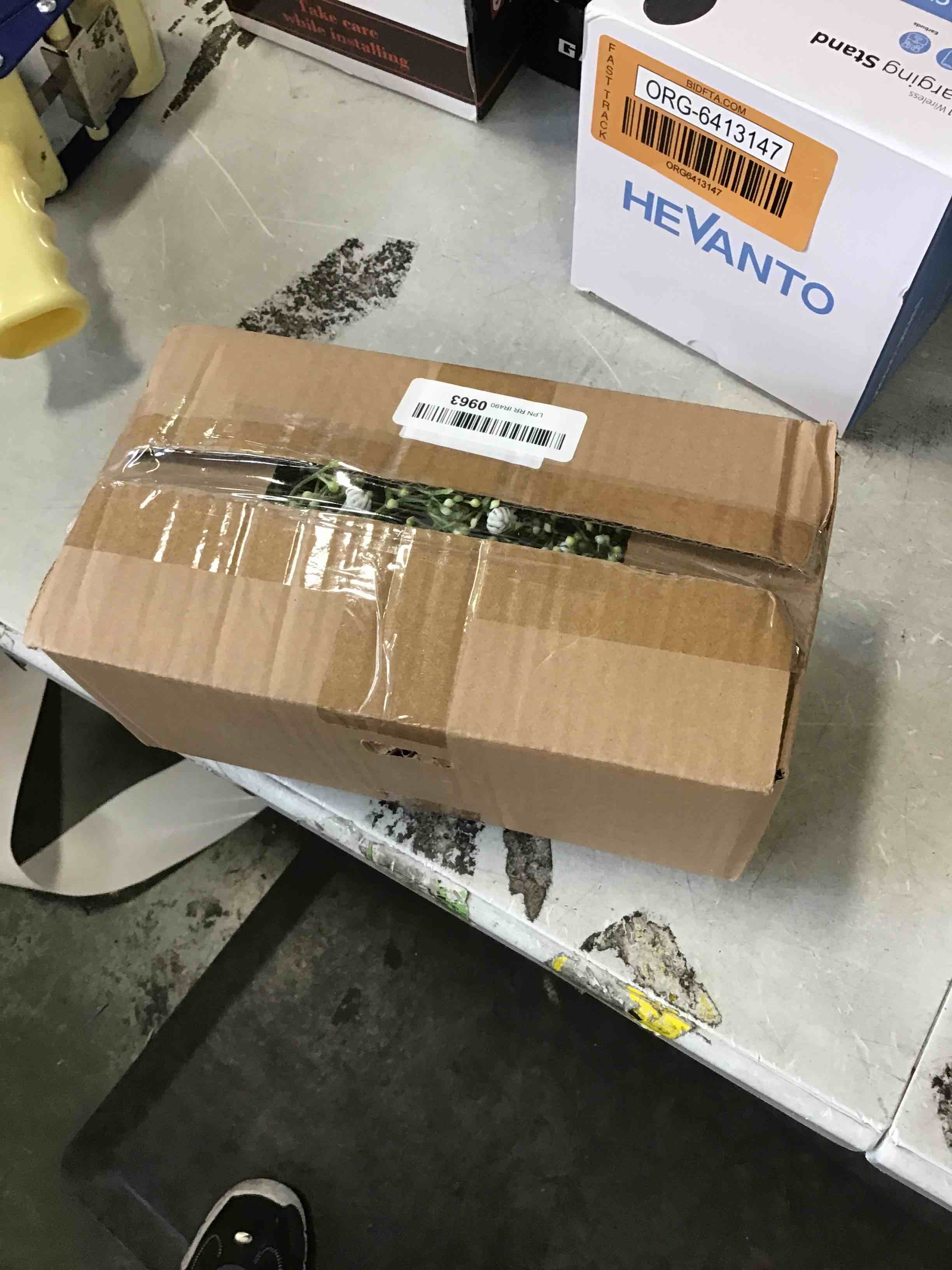 https://s3.amazonaws.com/lotting-images-prod/bidfta/ORG6413132_1718898124168.jpeg