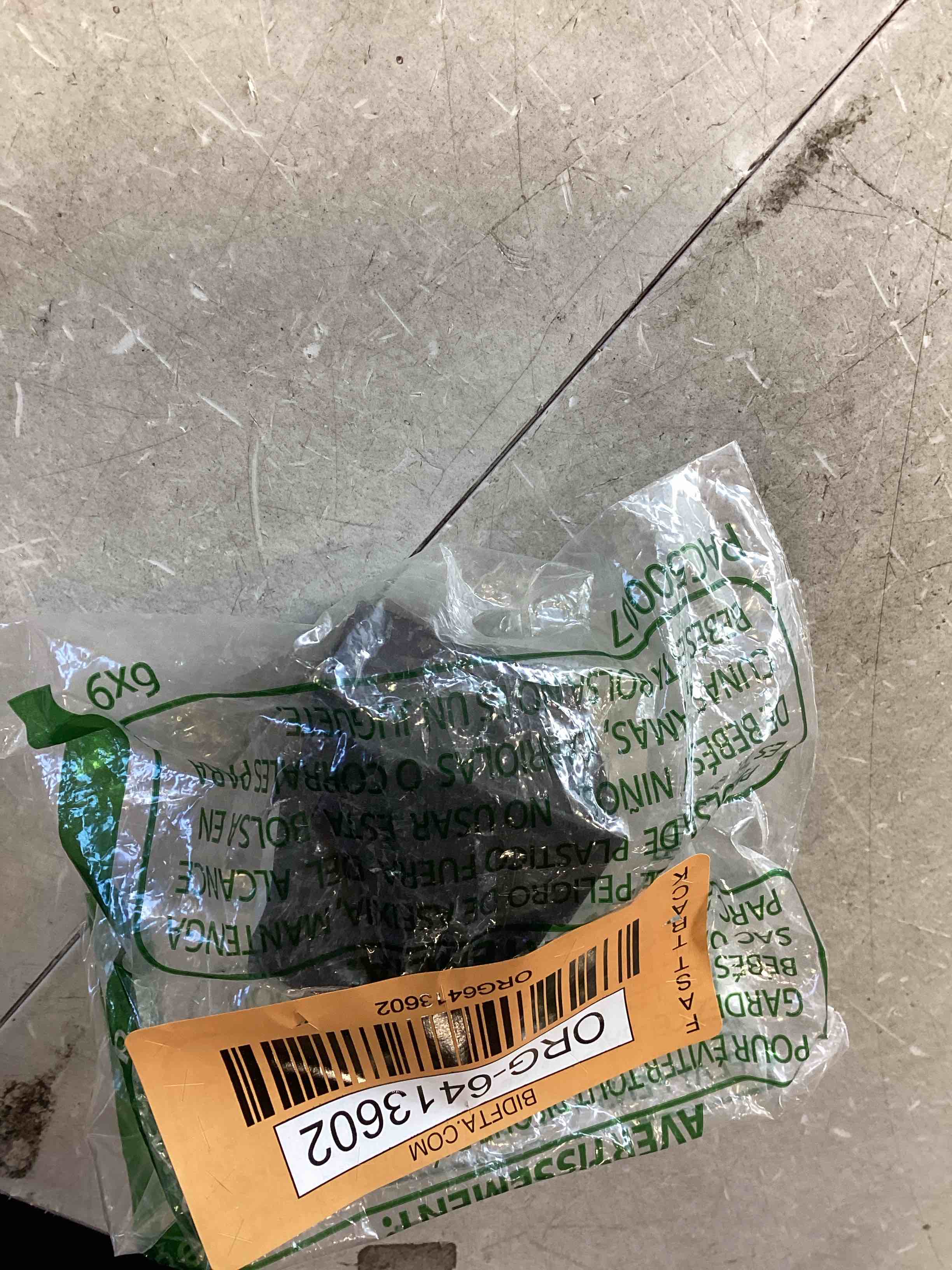 https://s3.amazonaws.com/lotting-images-prod/bidfta/ORG6413602_1719231825592.jpeg